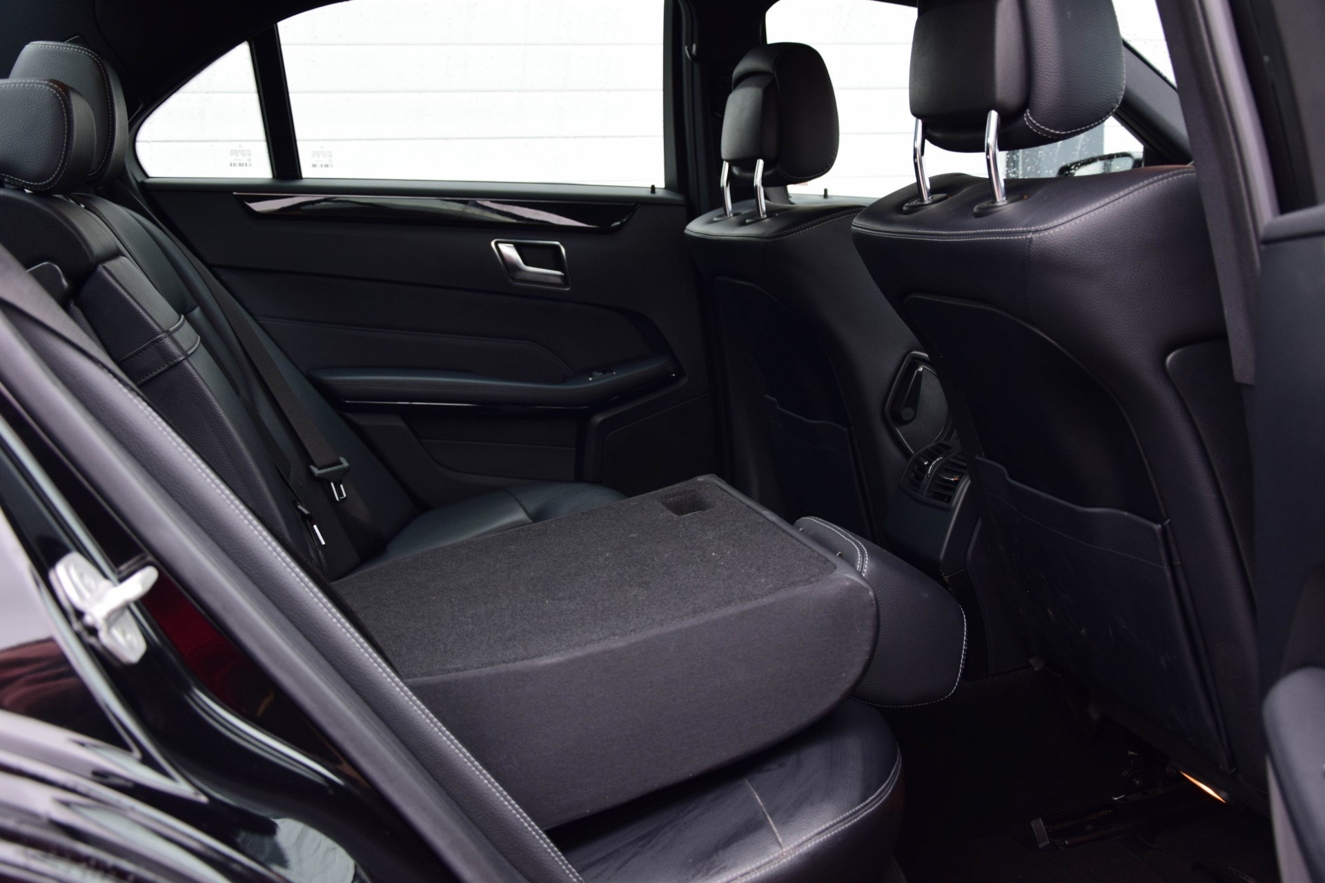 Mercedes-Benz E-Klasse 200 Avantgarde Comand/Harman-Kardon/ILS Aut7 Foto 19