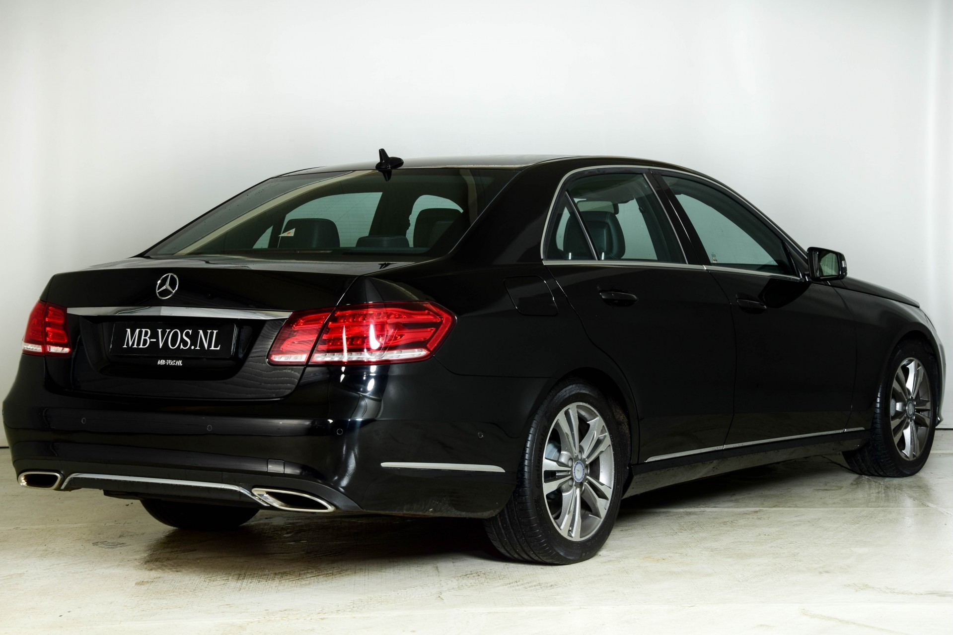 Mercedes-Benz E-Klasse 200 Avantgarde Comand/Harman-Kardon/ILS Aut7 Foto 2