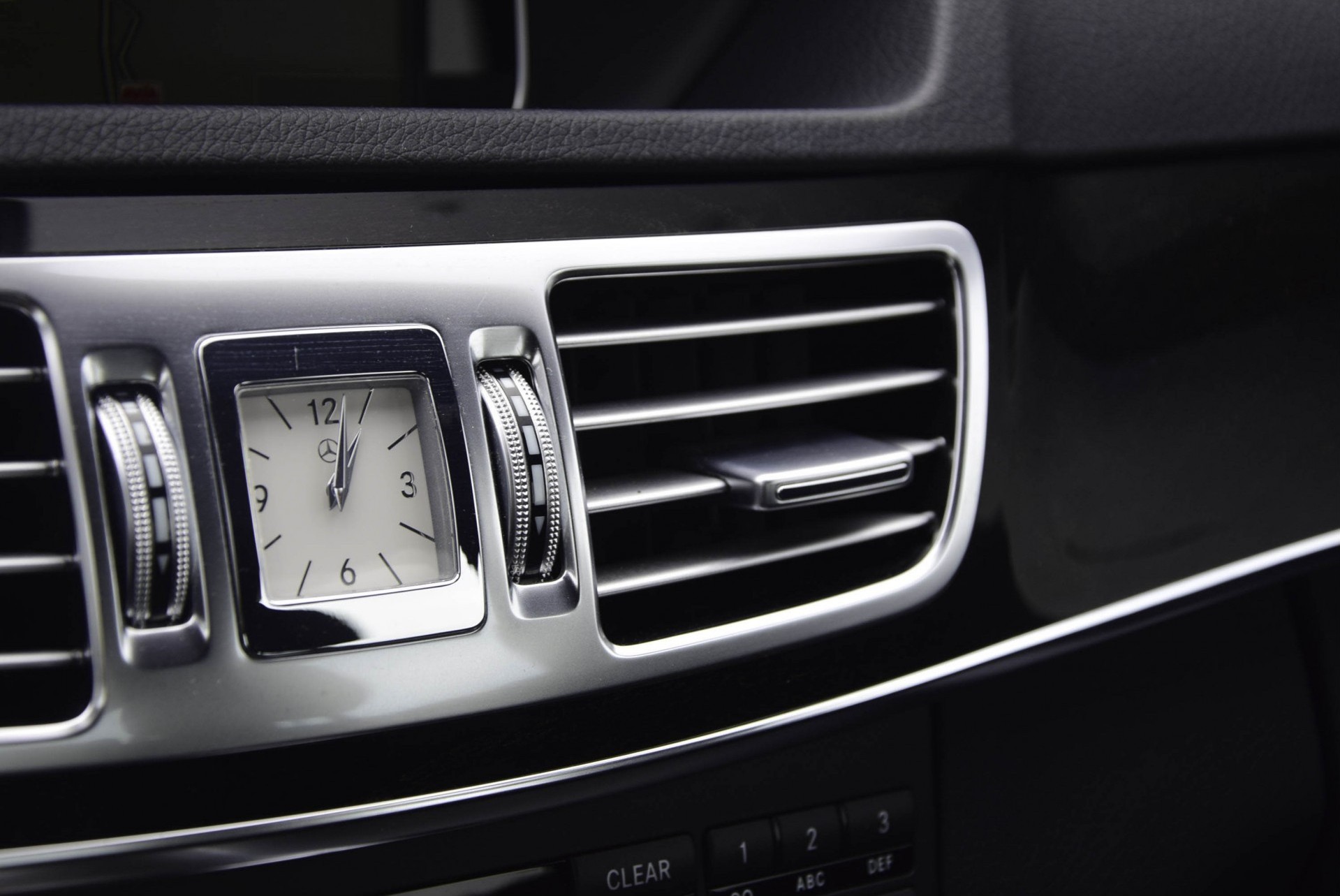 Mercedes-Benz E-Klasse 200 Avantgarde Comand/Harman-Kardon/ILS Aut7 Foto 9