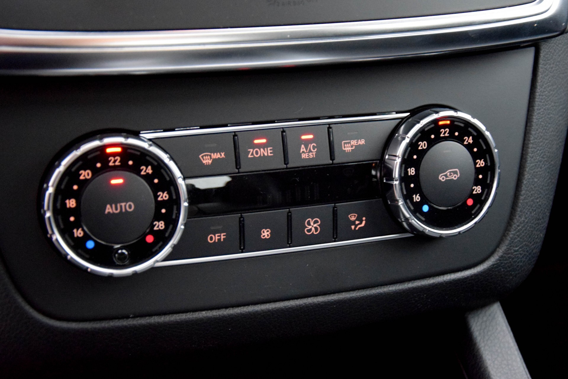 Mercedes-Benz M-Klasse 350 Bluetec 4-M AMG Panorama/Comand Aut7 Foto 15