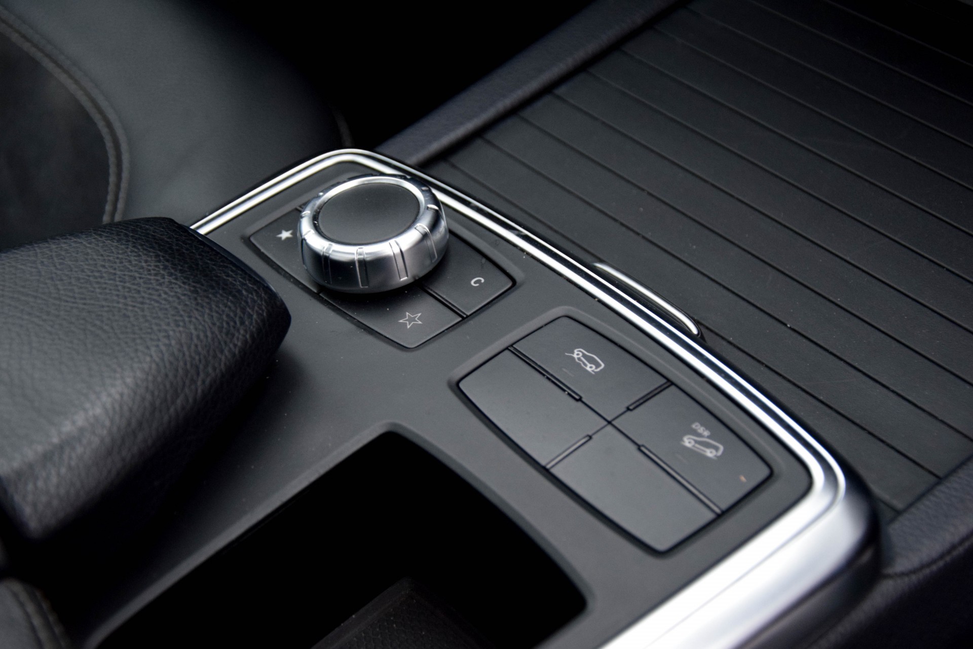 Mercedes-Benz M-Klasse 350 Bluetec 4-M AMG Panorama/Comand Aut7 Foto 16