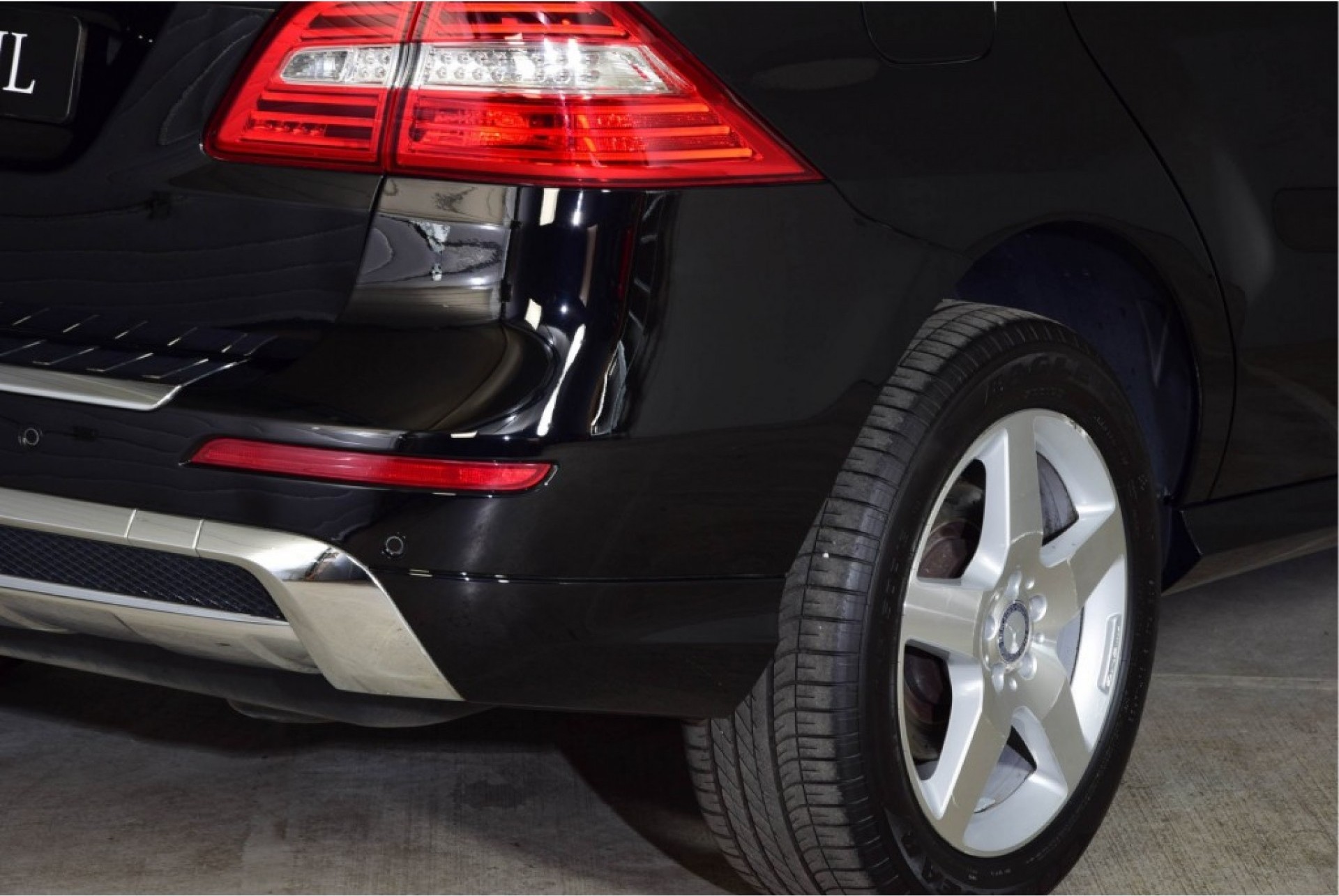 Mercedes-Benz M-Klasse 350 Bluetec 4-M AMG Panorama/Comand Aut7 Foto 24