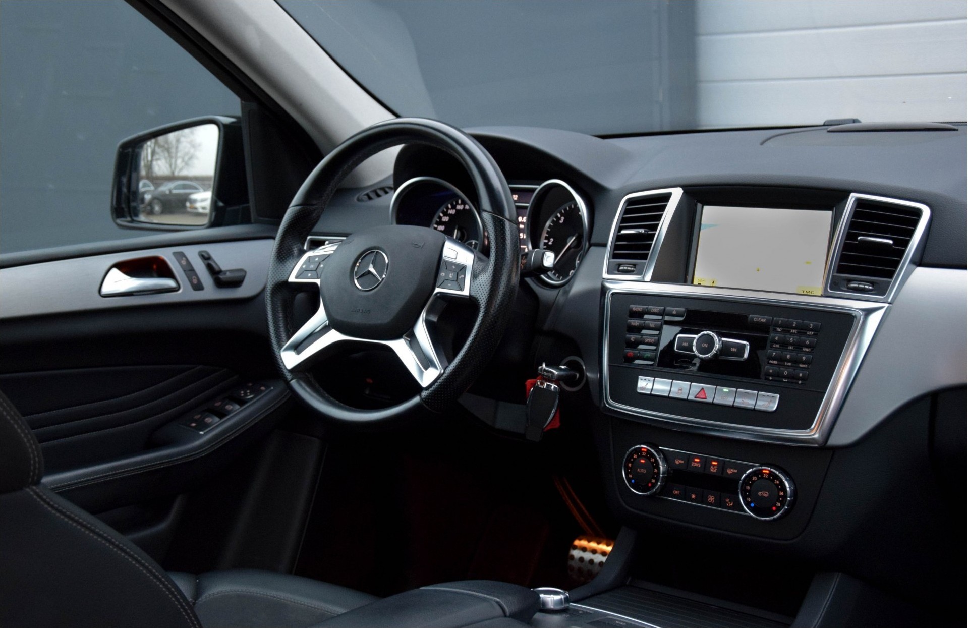 Mercedes-Benz M-Klasse 350 Bluetec 4-M AMG Panorama/Comand Aut7 Foto 6