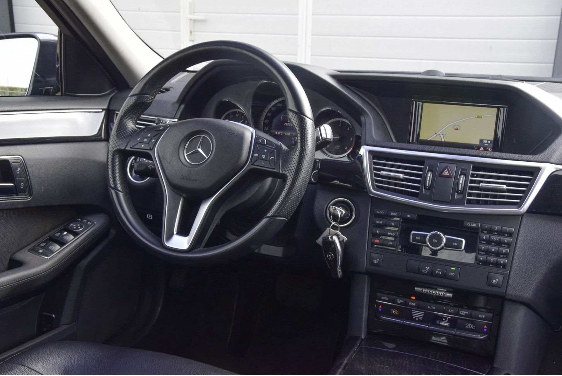 Mercedes-Benz E-Klasse 220 Cdi Avantgarde Nav/Leder/ILS Aut7 Foto 6
