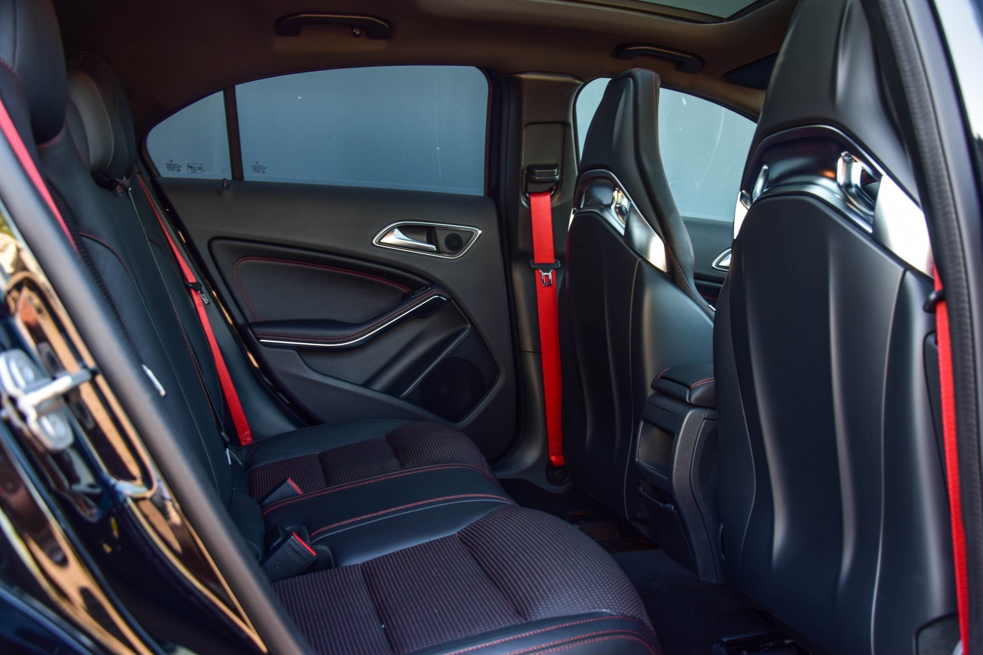 Mercedes-Benz A-Klasse 45 AMG 4MATIC Performance/Aerodynamica/Exclusive/Night Aut7 Foto 4