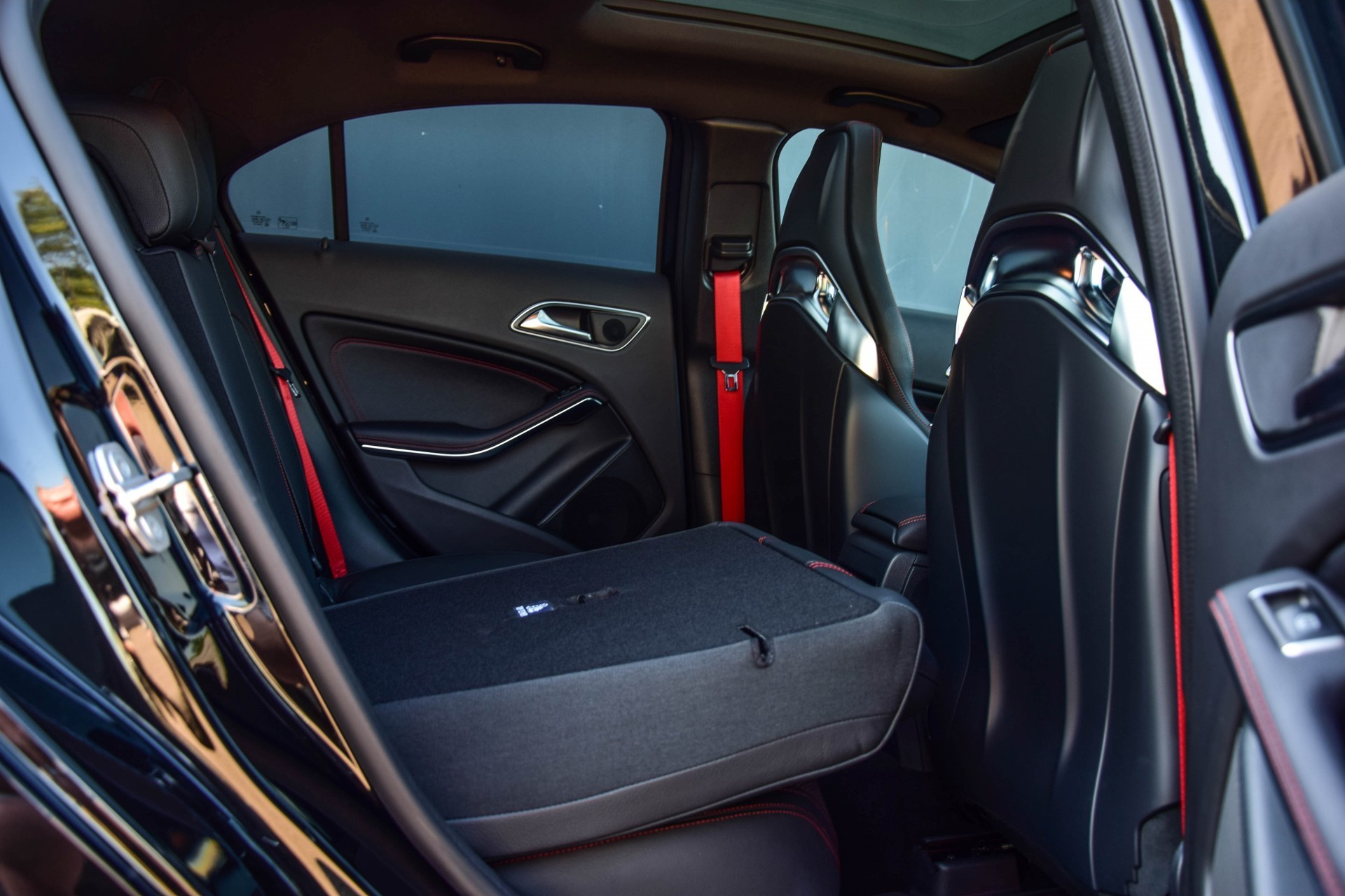 Mercedes-Benz A-Klasse 45 AMG 4MATIC Performance/Aerodynamica/Exclusive/Night Aut7 Foto 5