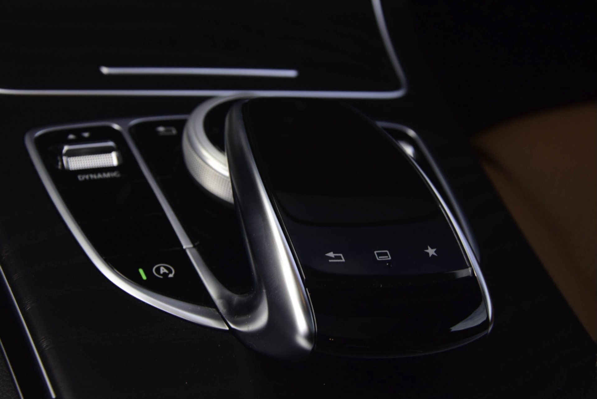 Mercedes-Benz C-Klasse Coupé 300 AMG Distronic/Panorama/TV/Burmester/Com Aut7 Foto 15