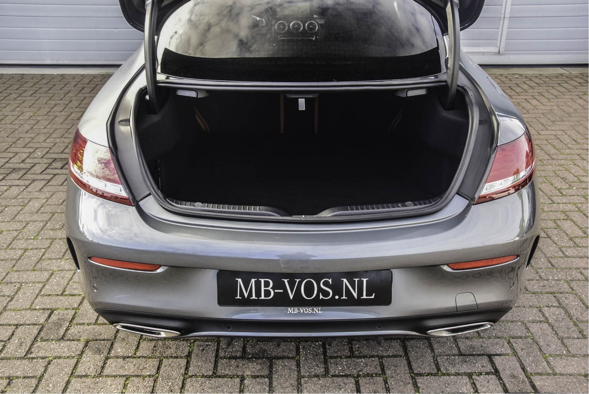 Mercedes-Benz C-Klasse Coupé 300 AMG Distronic/Panorama/TV/Burmester/Com Aut7 Foto 18