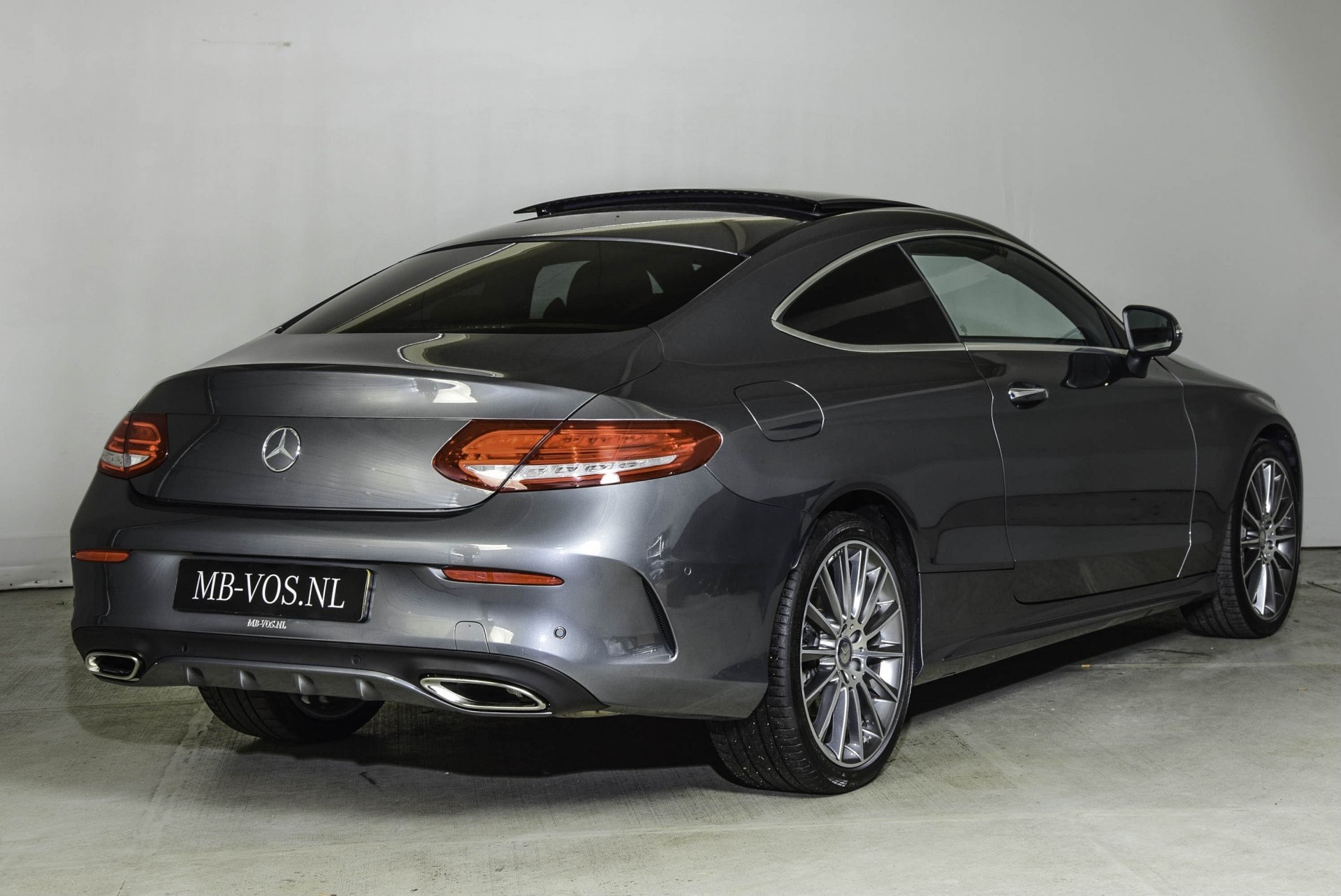 Mercedes-Benz C-Klasse Coupé 300 AMG Distronic/Panorama/TV/Burmester/Com Aut7 Foto 2