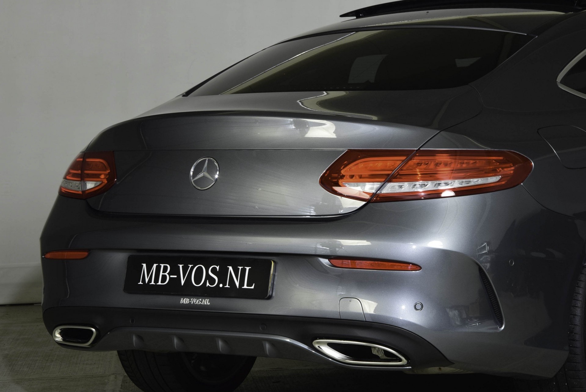 Mercedes-Benz C-Klasse Coupé 300 AMG Distronic/Panorama/TV/Burmester/Com Aut7 Foto 26