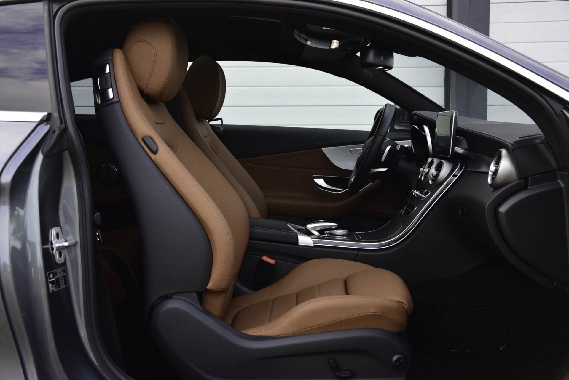 Mercedes-Benz C-Klasse Coupé 300 AMG Distronic/Panorama/TV/Burmester/Com Aut7 Foto 3