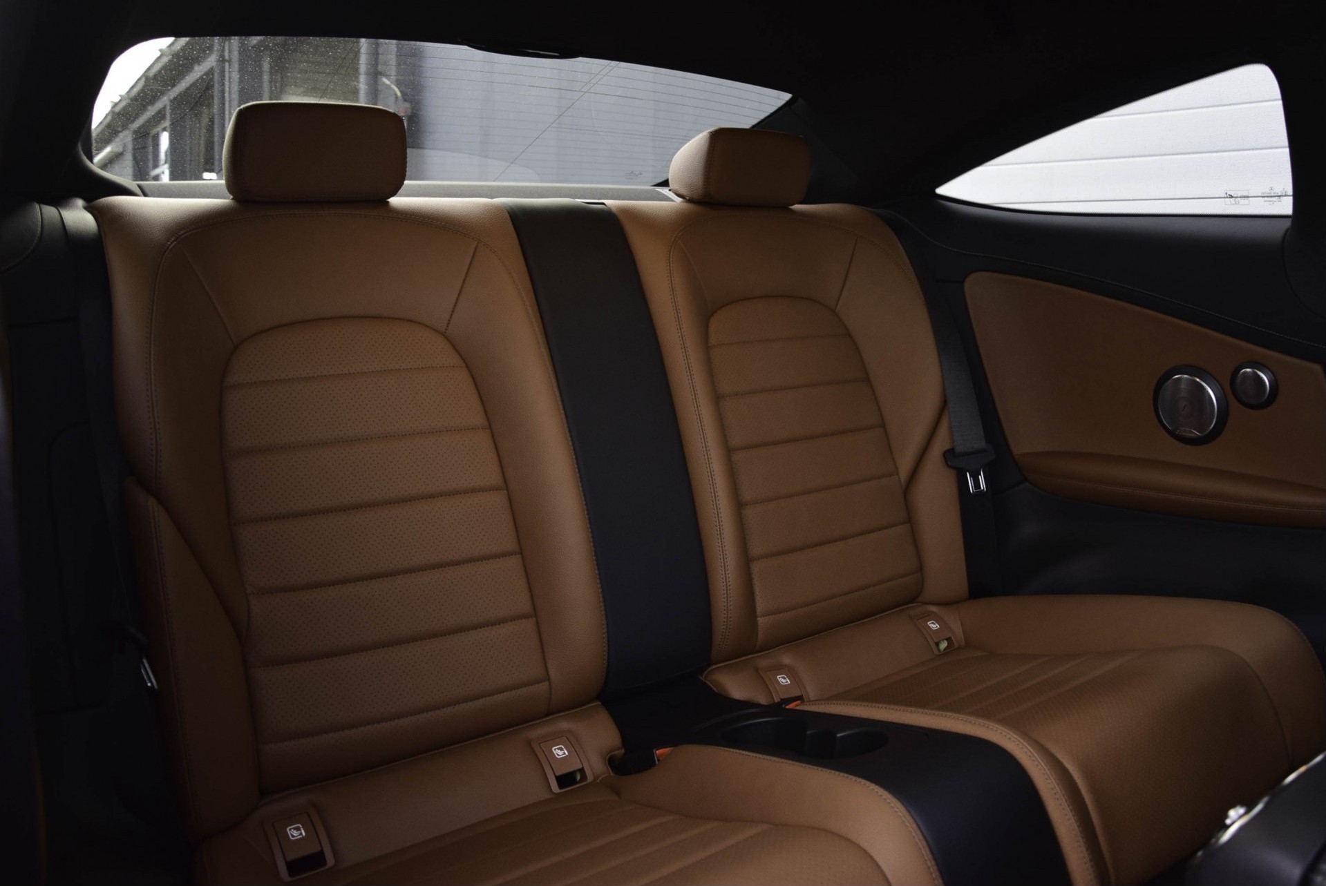 Mercedes-Benz C-Klasse Coupé 300 AMG Distronic/Panorama/TV/Burmester/Com Aut7 Foto 4