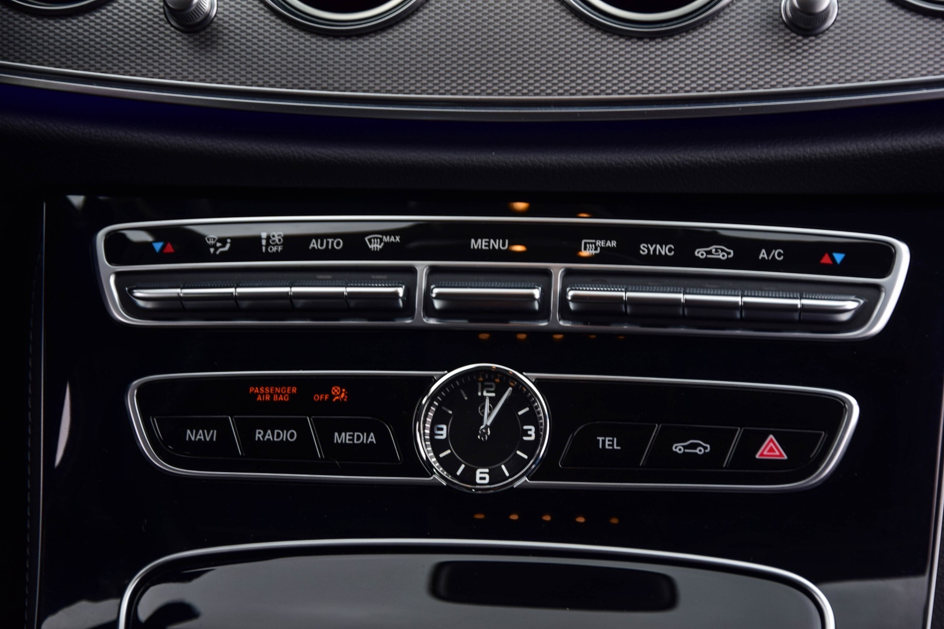 Mercedes-Benz E-Klasse 200 Avantgarde Widescreen/Com/Multibeam Aut9 Foto 12