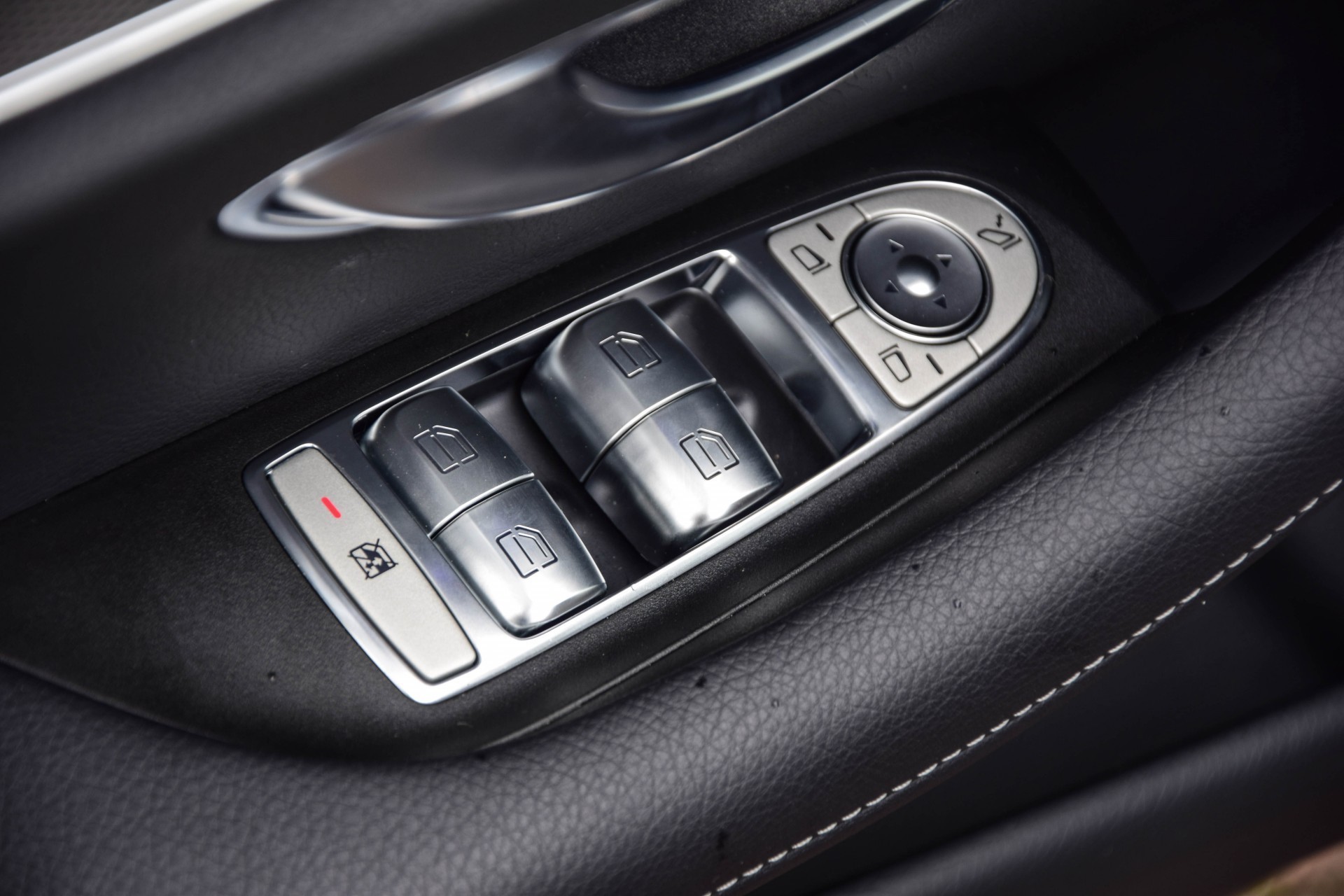 Mercedes-Benz E-Klasse 200 Avantgarde Widescreen/Com/Multibeam Aut9 Foto 14