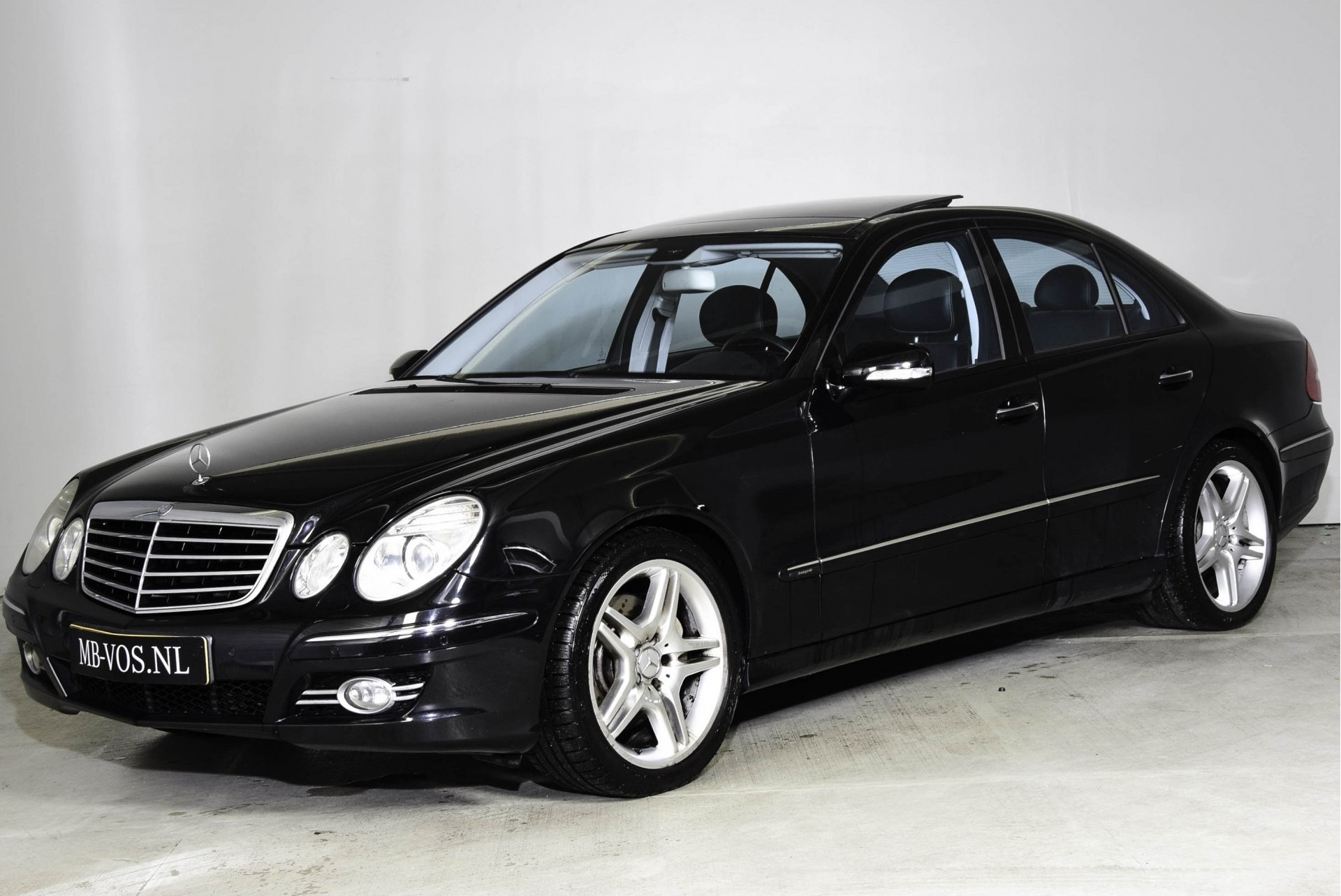 Mercedes-Benz E-Klasse 320 Cdi Avantgarde Sport Luchtvering Panorama AMG Aut7 Foto 1