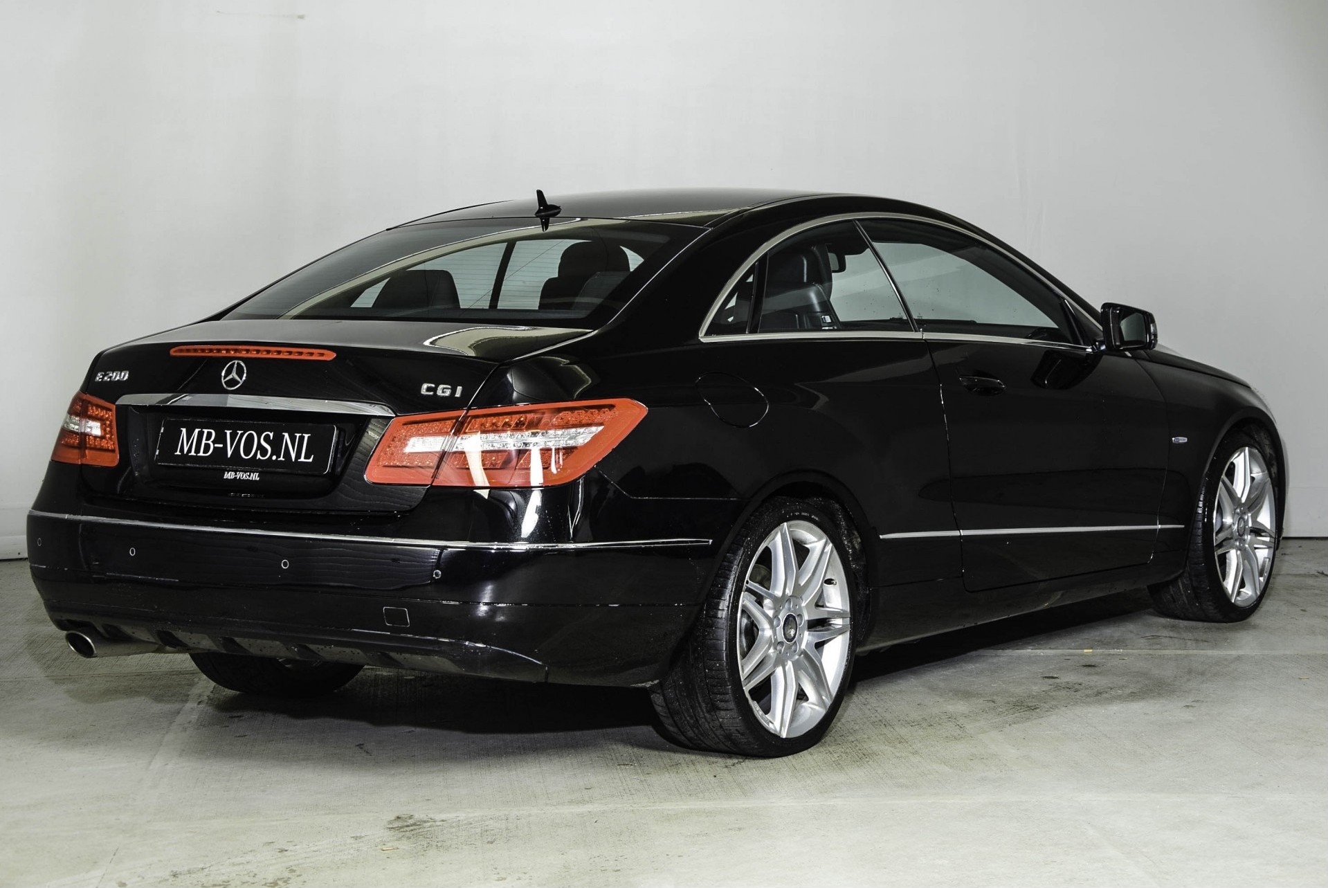 Mercedes-Benz E-Klasse Coupé 200 Cgi Coupe Leer/Ils/Com/Wiss/Verw-stoelen 1ste eigenaar Aut5 Foto 2