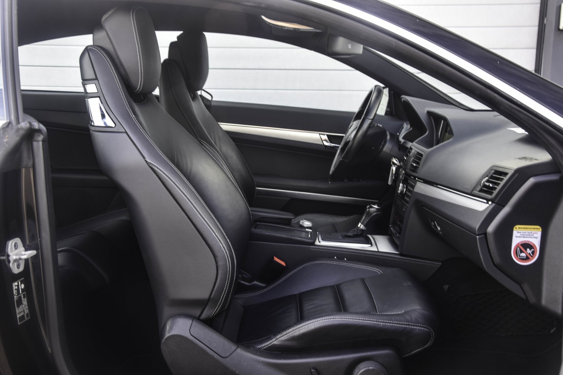 Mercedes-Benz E-Klasse Coupé 200 Cgi Coupe Leer/Ils/Com/Wiss/Verw-stoelen 1ste eigenaar Aut5 Foto 3