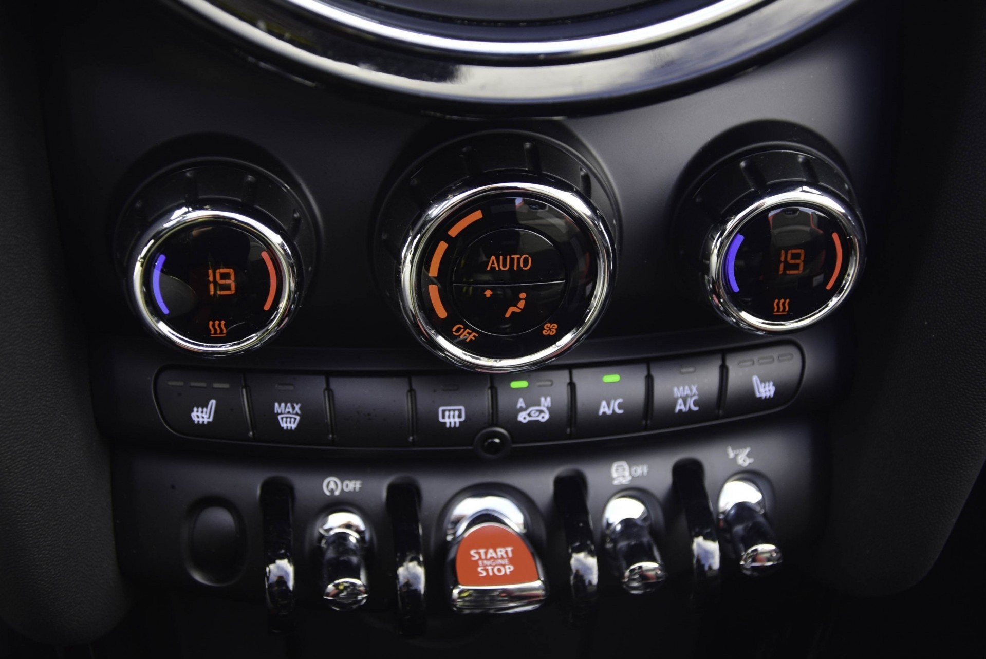 MINI Cabrio 2.0 JOHN COOPER WORKS CHILI 232PK HUD/Nav/Cam Aut6 Foto 16