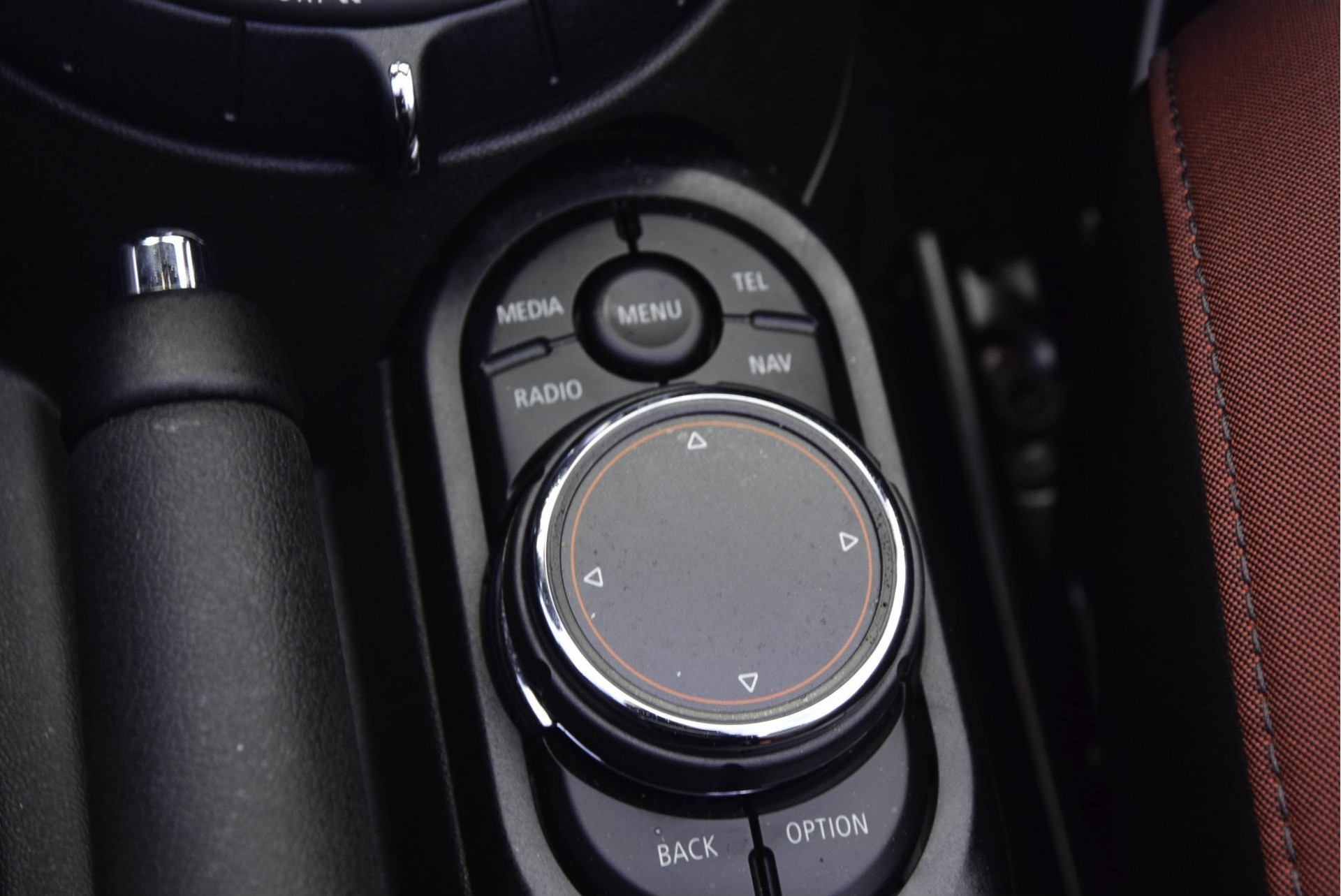 MINI Cabrio 2.0 JOHN COOPER WORKS CHILI 232PK HUD/Nav/Cam Aut6 Foto 22