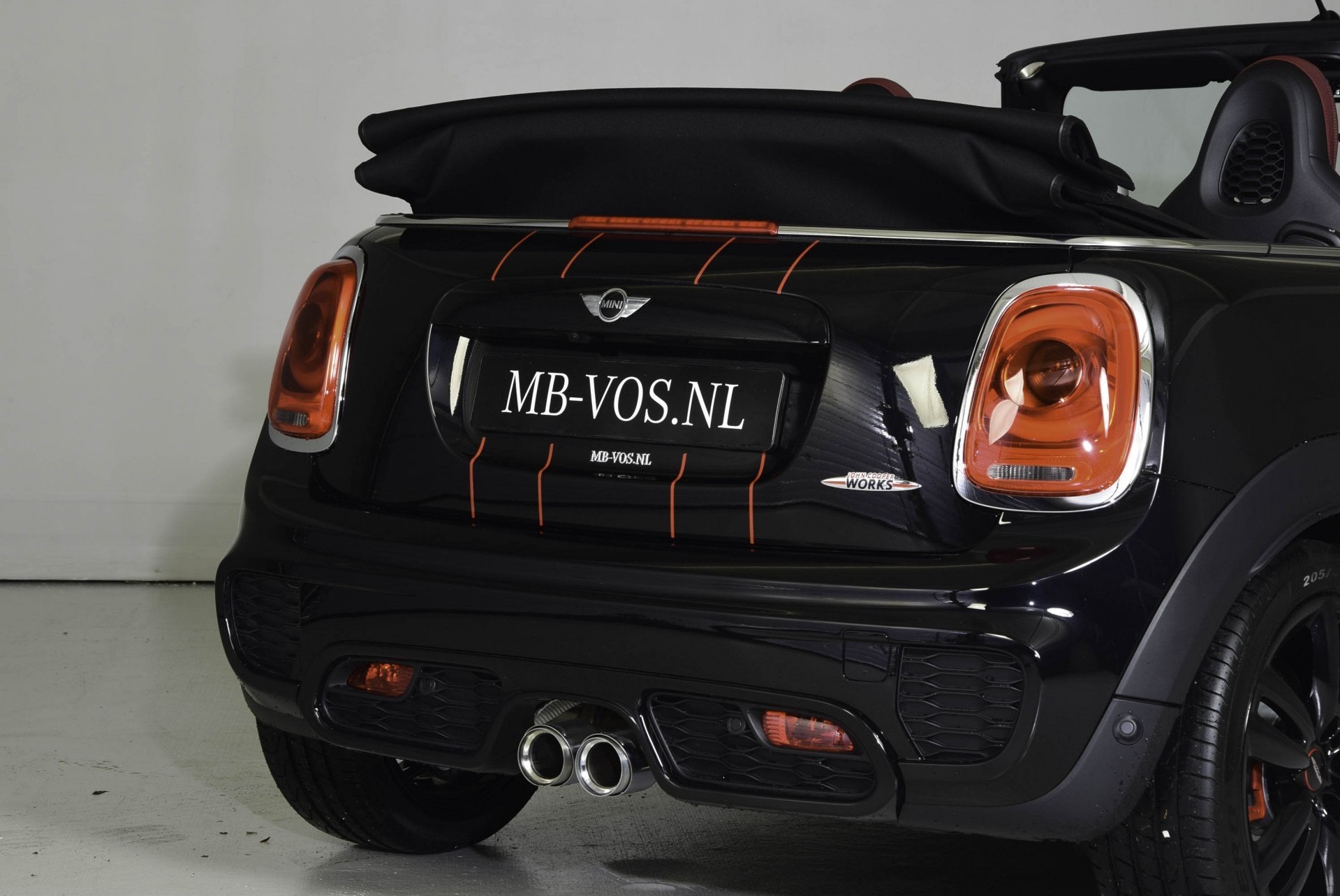 MINI Cabrio 2.0 JOHN COOPER WORKS CHILI 232PK HUD/Nav/Cam Aut6 Foto 33