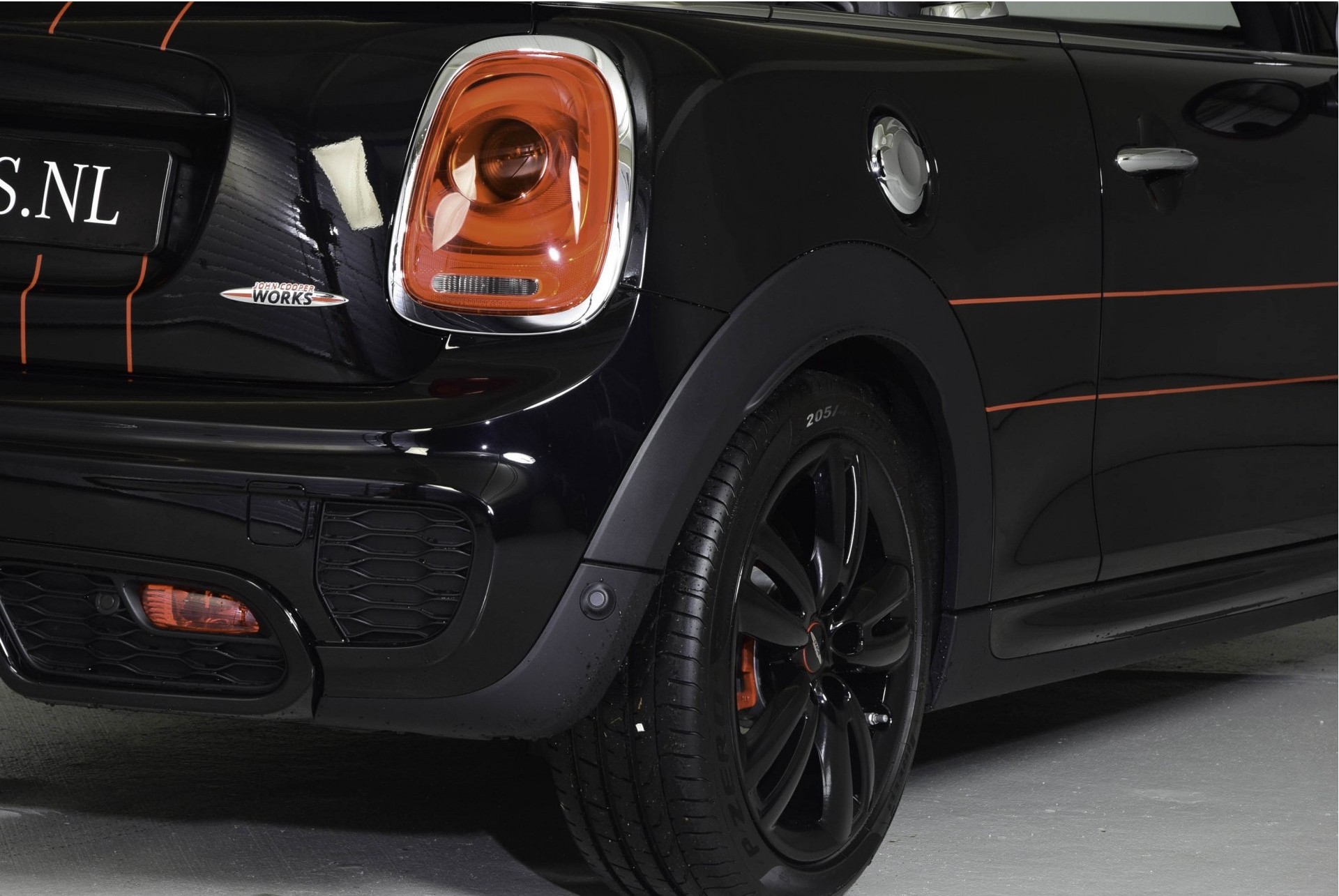 MINI Cabrio 2.0 JOHN COOPER WORKS CHILI 232PK HUD/Nav/Cam Aut6 Foto 34