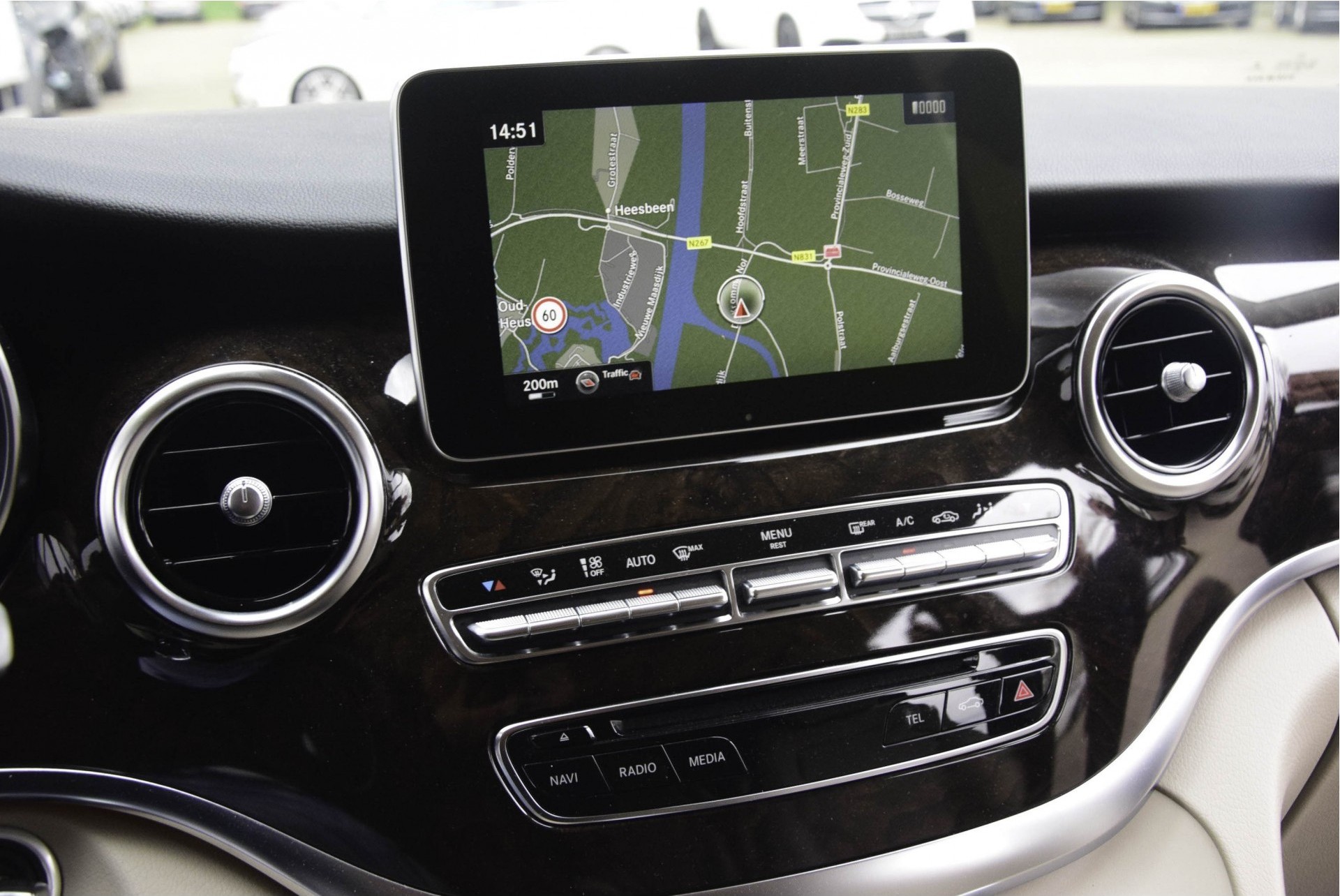 Mercedes-Benz V-Klasse 250 Bluetec Lang DC Avantgarde Edition Aut7 Foto 8