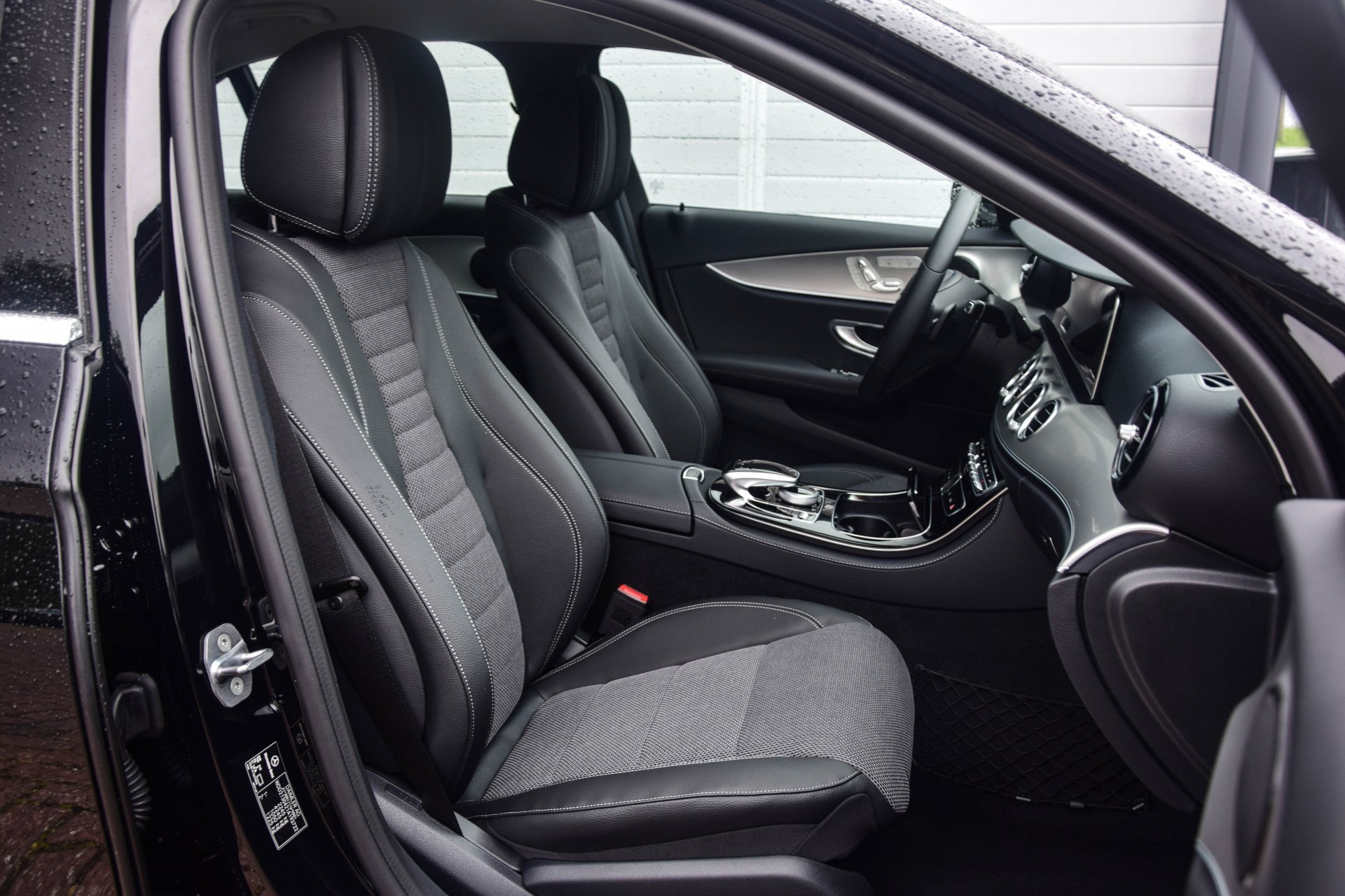 Mercedes-Benz E-Klasse 200 Nieuw! Avantgarde Massage/HUD/Mem/360/Wide/Multibeam Aut9 Foto 3