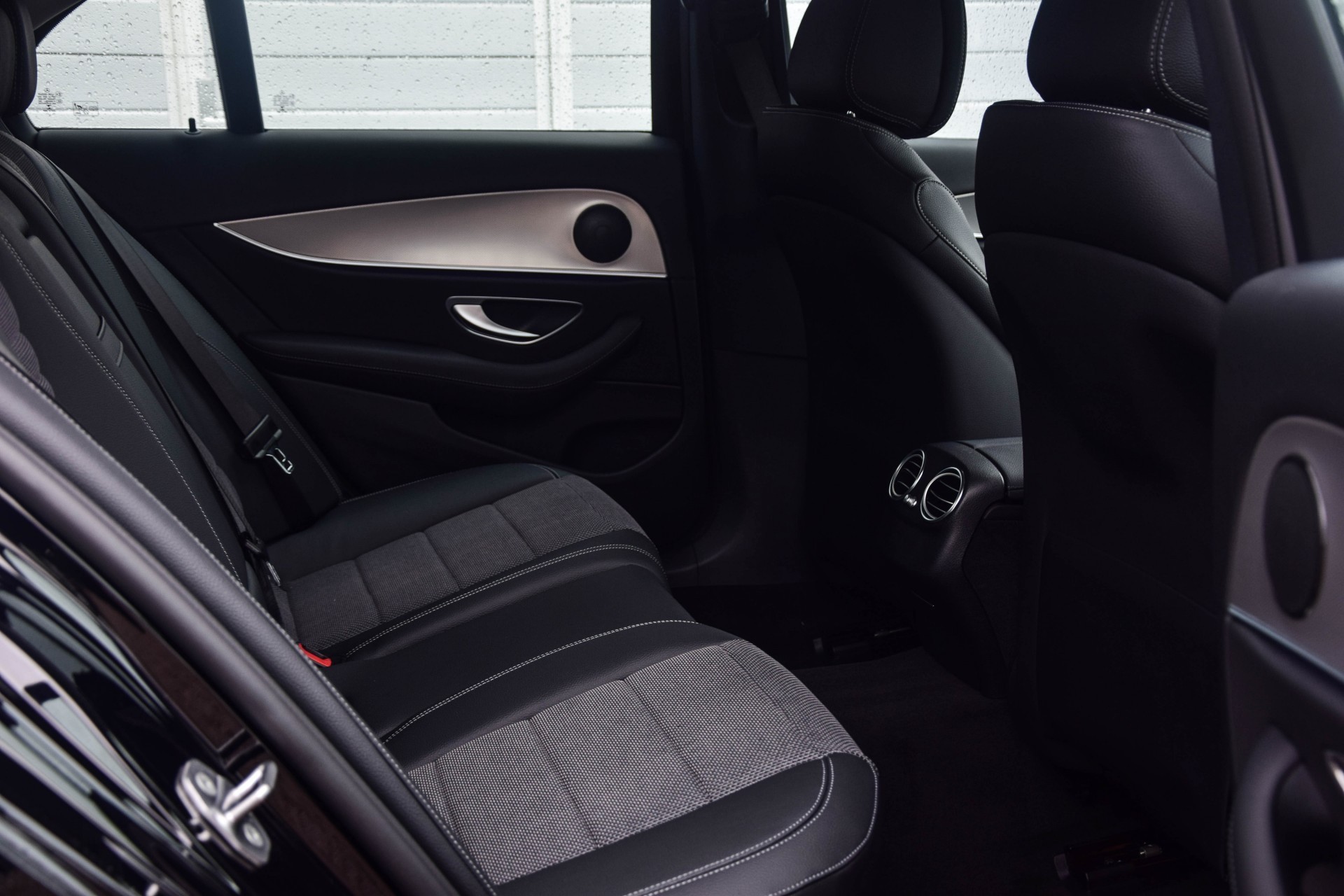 Mercedes-Benz E-Klasse 200 Nieuw! Avantgarde Massage/HUD/Mem/360/Wide/Multibeam Aut9 Foto 4