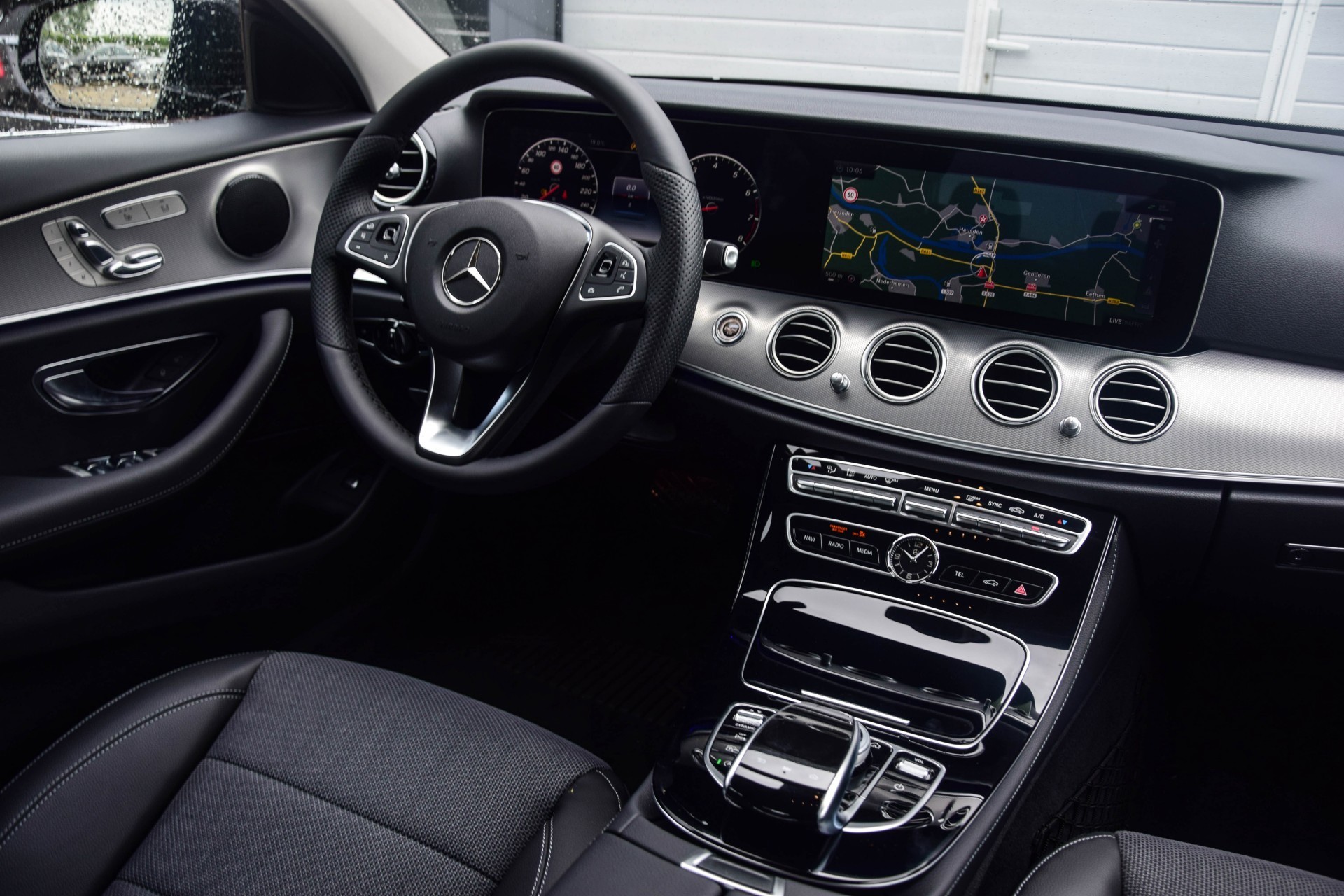 Mercedes-Benz E-Klasse 200 Nieuw! Avantgarde Massage/HUD/Mem/360/Wide/Multibeam Aut9 Foto 6