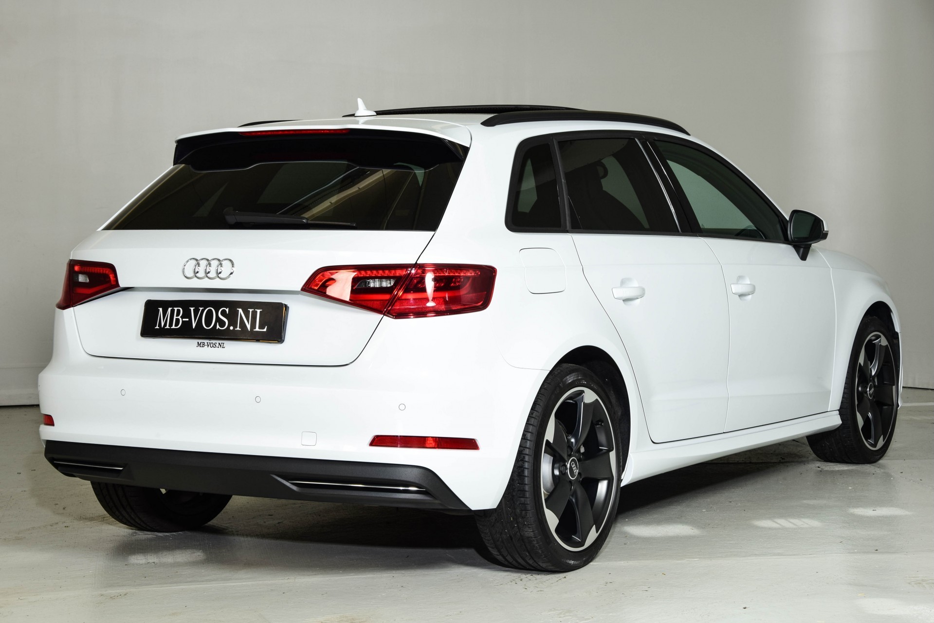 Audi A3 Sportback E-TRON 7% bijtelling! S-Line Schaalstoelen/Panorama/18"Rotor Aut6 Foto 2