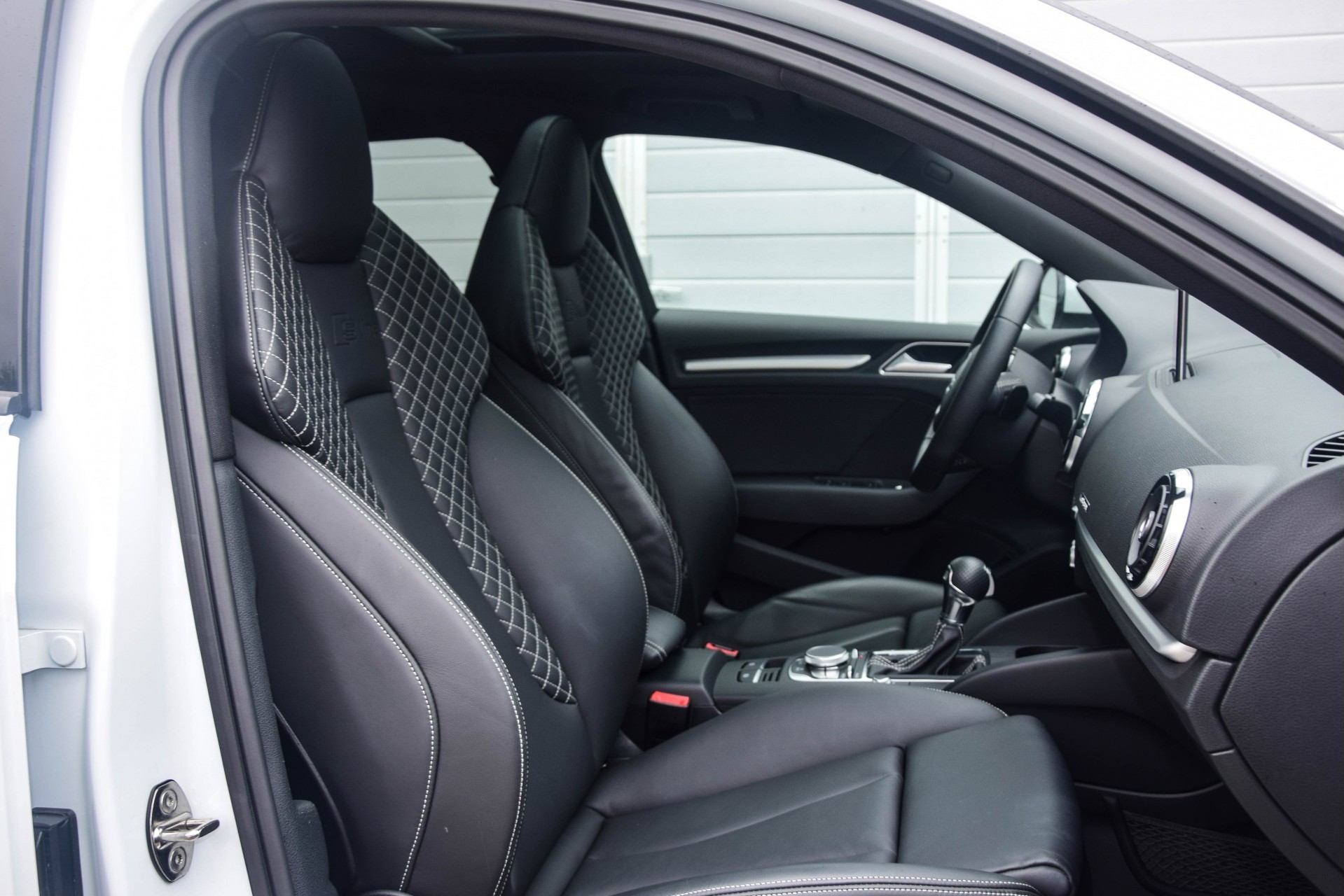 Audi A3 Sportback E-TRON 7% bijtelling! S-Line Schaalstoelen/Panorama/18"Rotor Aut6 Foto 3