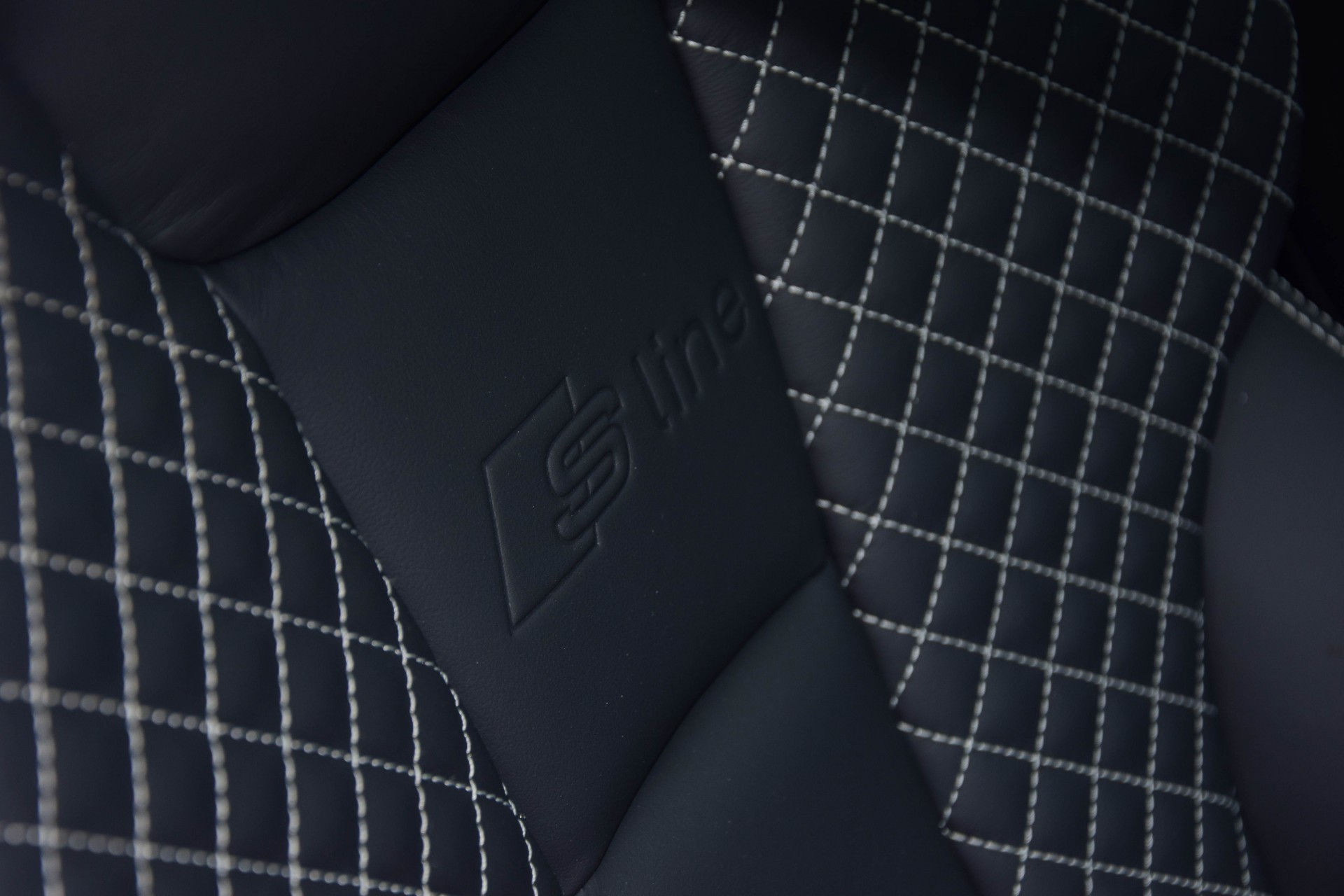 Audi A3 Sportback E-TRON 7% bijtelling! S-Line Schaalstoelen/Panorama/18"Rotor Aut6 Foto 7