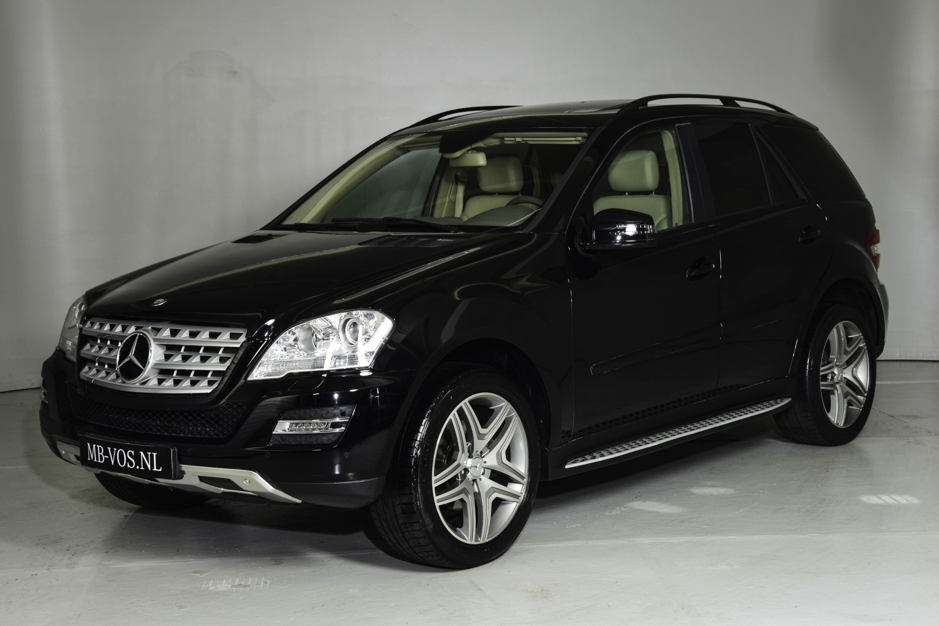 Mercedes-Benz M-Klasse 300 Cdi 4-M Dak/Entertainment/Trhk//Leer/20"Lm Aut7 Foto 1