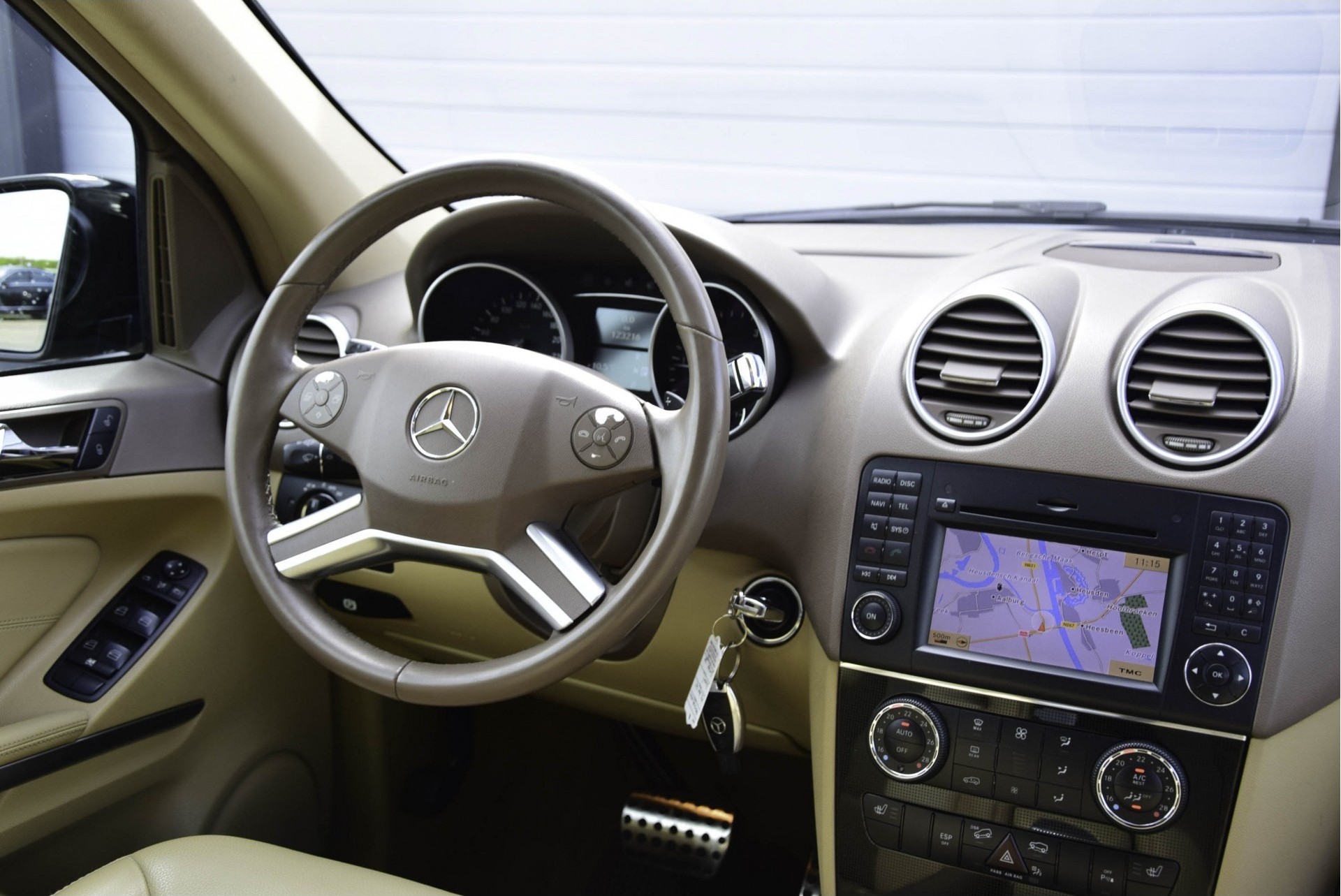 Mercedes-Benz M-Klasse 300 Cdi 4-M Dak/Entertainment/Trhk//Leer/20"Lm Aut7 Foto 6