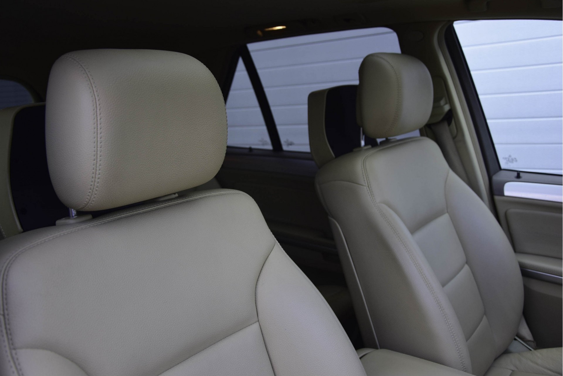 Mercedes-Benz M-Klasse 300 Cdi 4-M Dak/Entertainment/Trhk//Leer/20"Lm Aut7 Foto 8