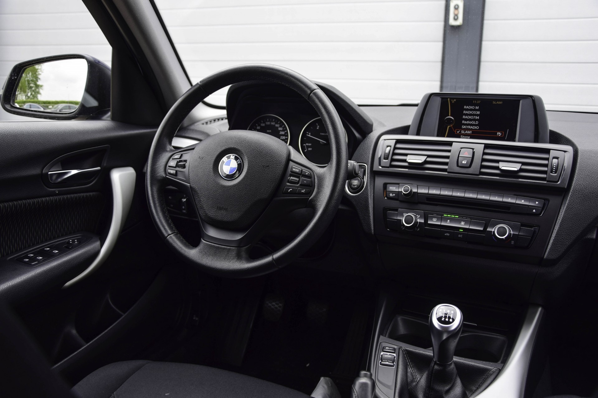 BMW 1 Serie 116D BUSINESS 5Drs Xenon/Trekhaak/PDC Foto 6