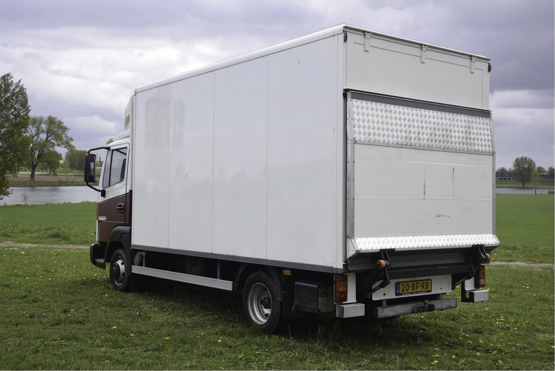 Nissan Atleon 120.35-360 Foto 2