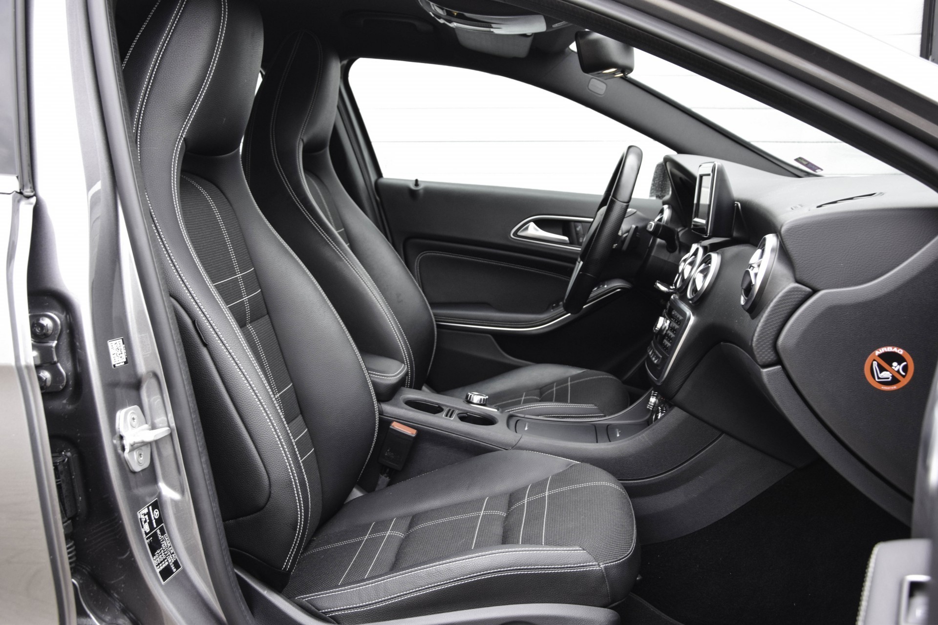 Mercedes-Benz A-Klasse 180 Cdi 20% Urban Nav/Xenon/St-verw/17" LM Aut7 Foto 3