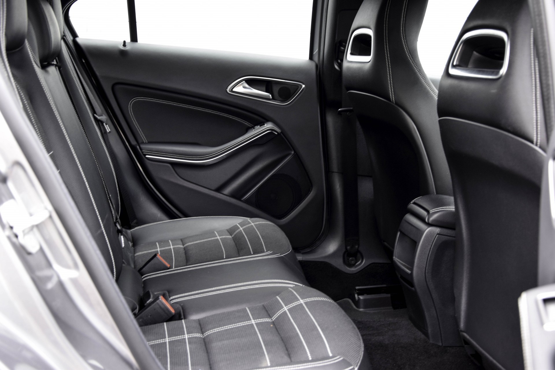 Mercedes-Benz A-Klasse 180 Cdi 20% Urban Nav/Xenon/St-verw/17" LM Aut7 Foto 4