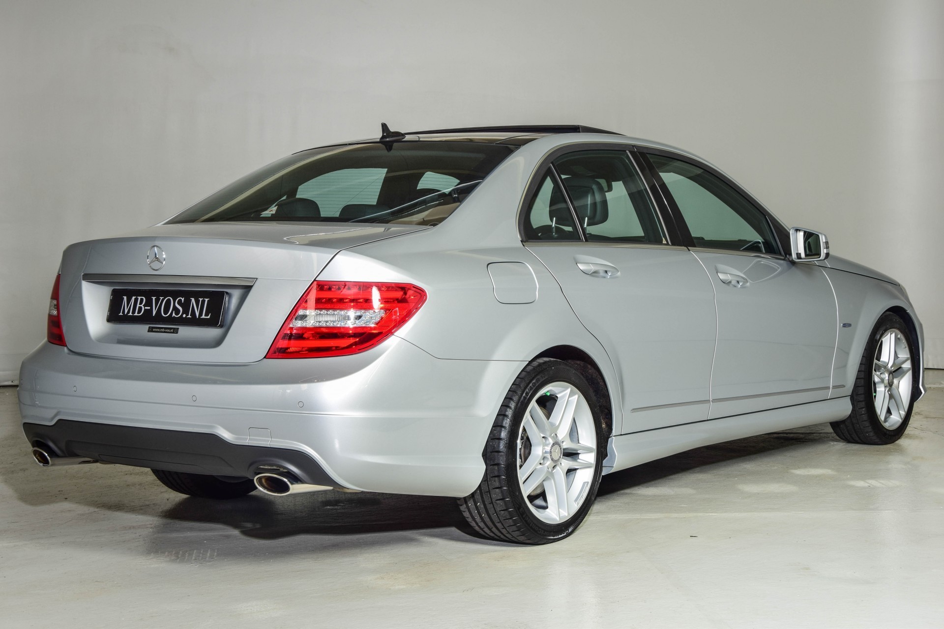 Mercedes-Benz C-Klasse 350 Avantgarde AMG Panorama/Harman-Kardon/Comand Aut7 Foto 2