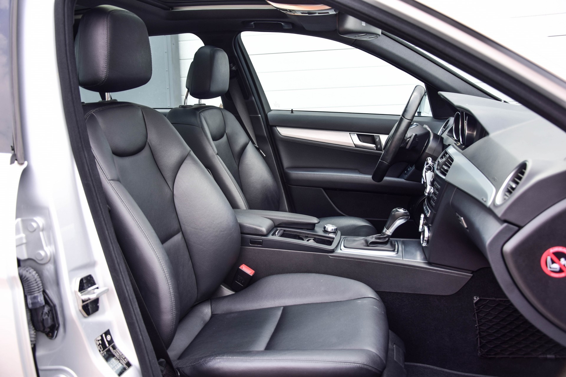 Mercedes-Benz C-Klasse 350 Avantgarde AMG Panorama/Harman-Kardon/Comand Aut7 Foto 3