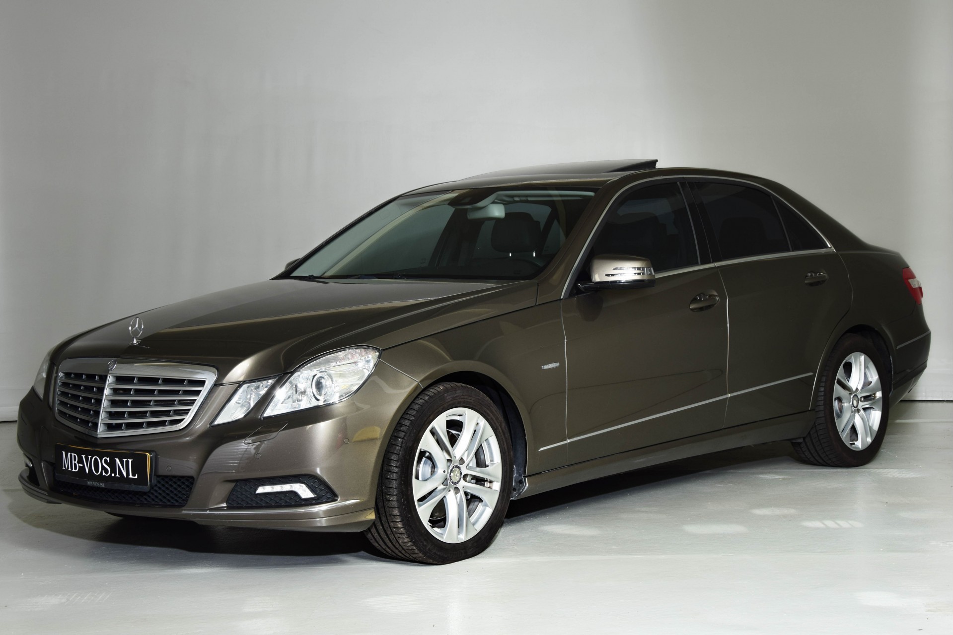 Mercedes-Benz E-Klasse 350 Cdi Leer/Dak/Harman-Kardon/Entertainment/Comand/Venti-stoelen/trekhaak Aut7 Foto 1