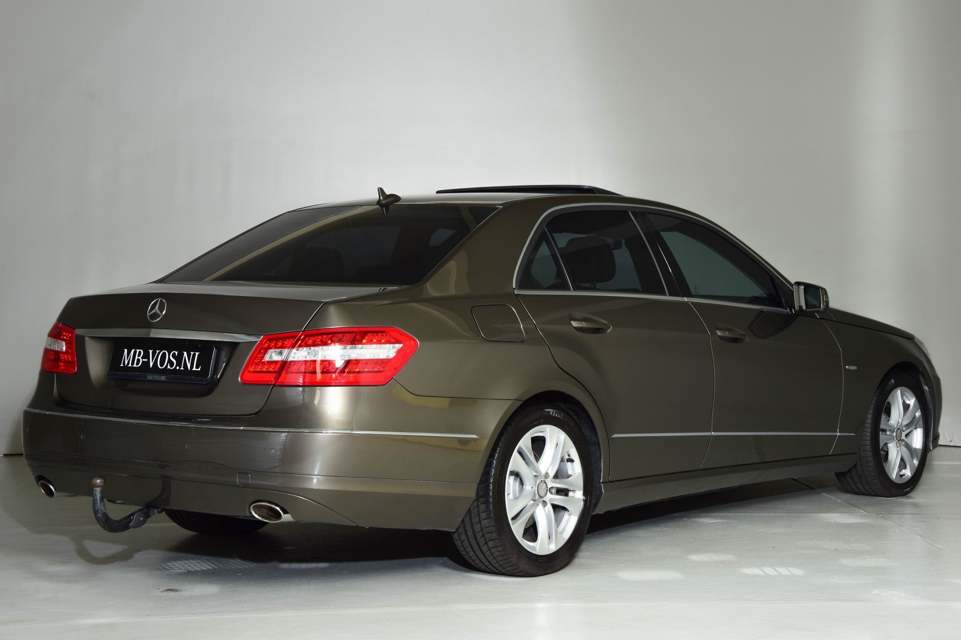 Mercedes-Benz E-Klasse 350 Cdi Leer/Dak/Harman-Kardon/Entertainment/Comand/Venti-stoelen/trekhaak Aut7 Foto 2