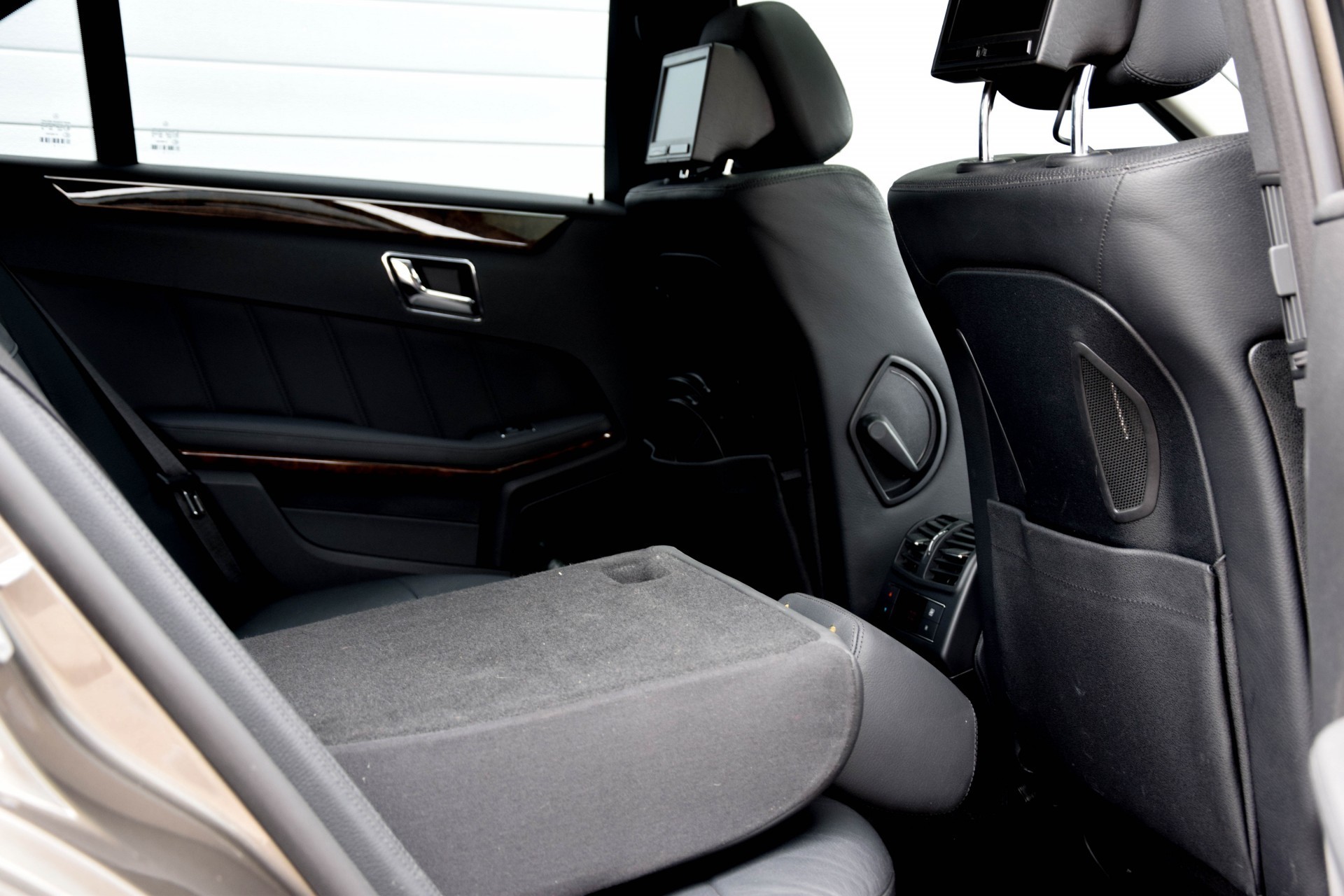 Mercedes-Benz E-Klasse 350 Cdi Leer/Dak/Harman-Kardon/Entertainment/Comand/Venti-stoelen/trekhaak Aut7 Foto 5