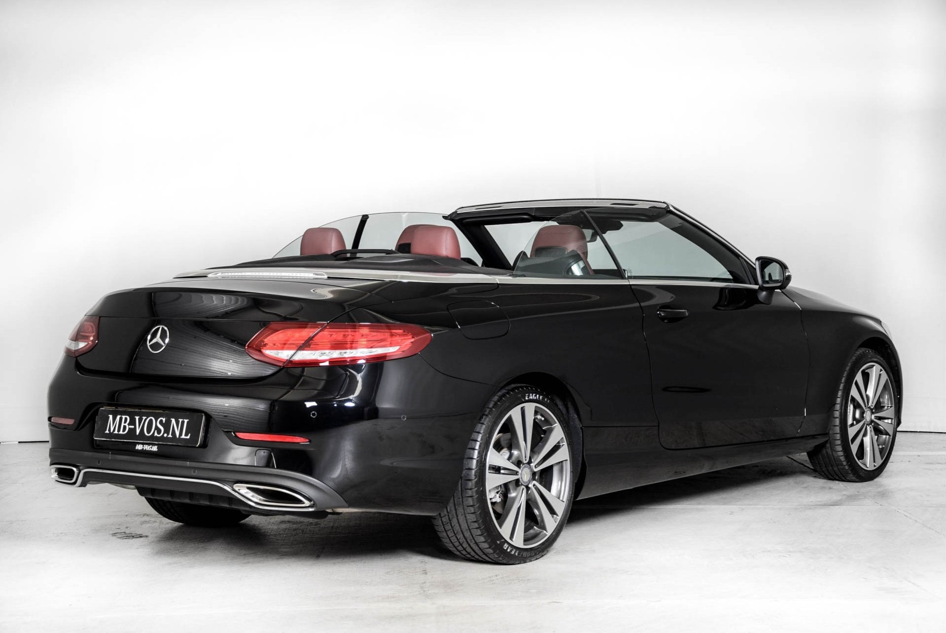 Mercedes-Benz C-Klasse 300 Cabriolet Designo Distronic/Com/Luchtvering/HUD/Burmester Aut9 Foto 3