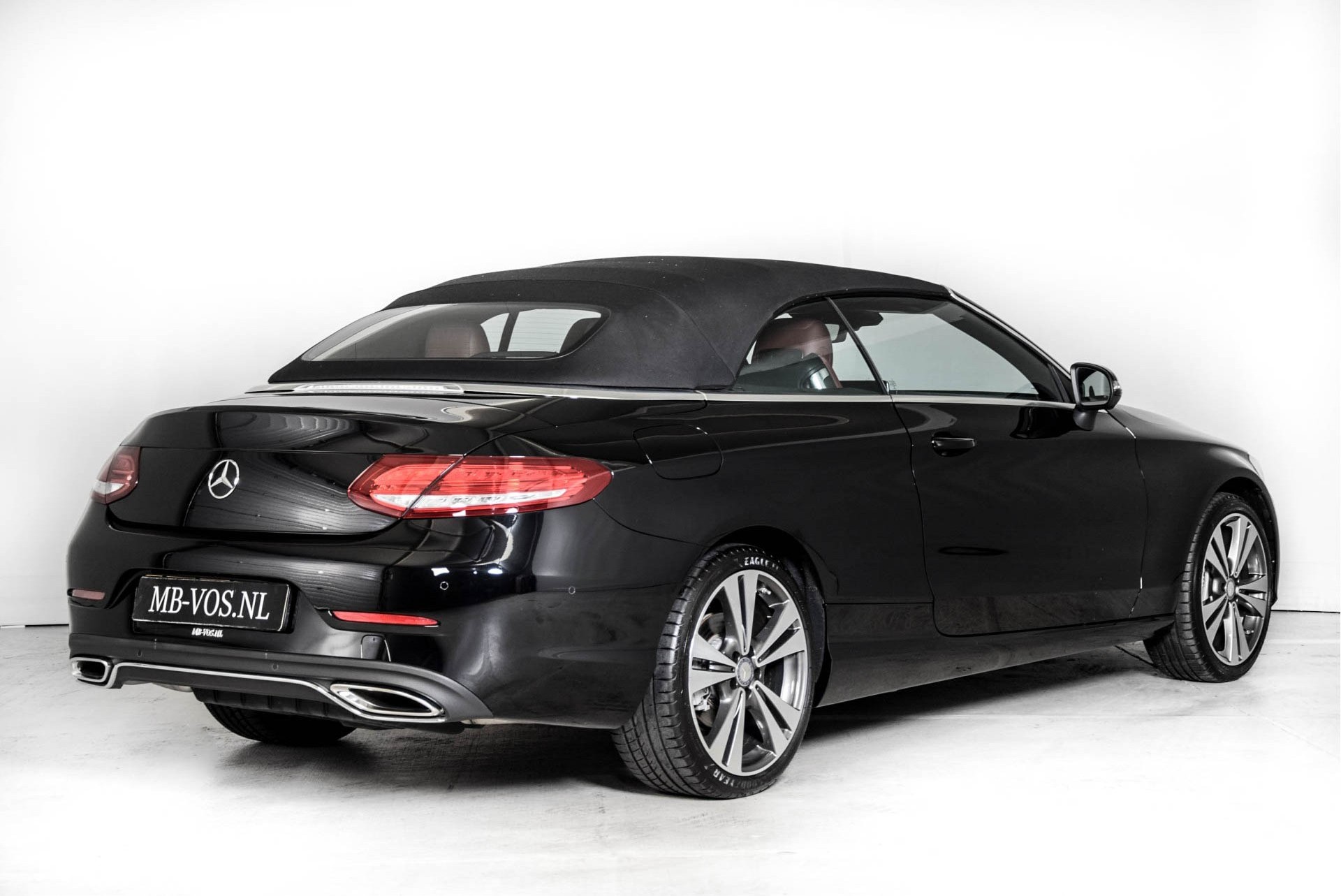 Mercedes-Benz C-Klasse 300 Cabriolet Designo Distronic/Com/Luchtvering/HUD/Burmester Aut9 Foto 4