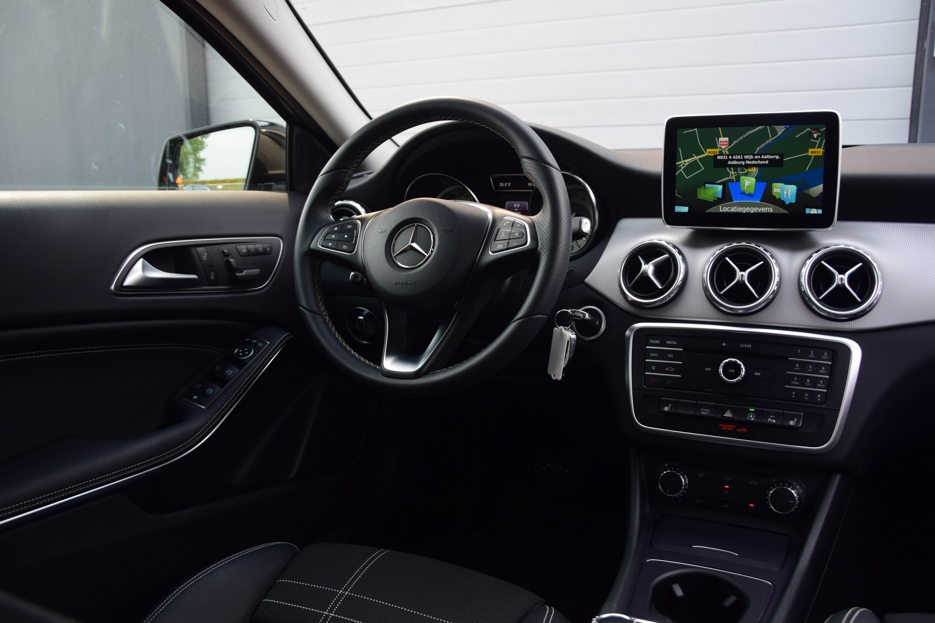 Mercedes-Benz GLA-Klasse 180 Urban Night pakket/Nav/Xenon/Mem/Camera Aut7 Foto 6