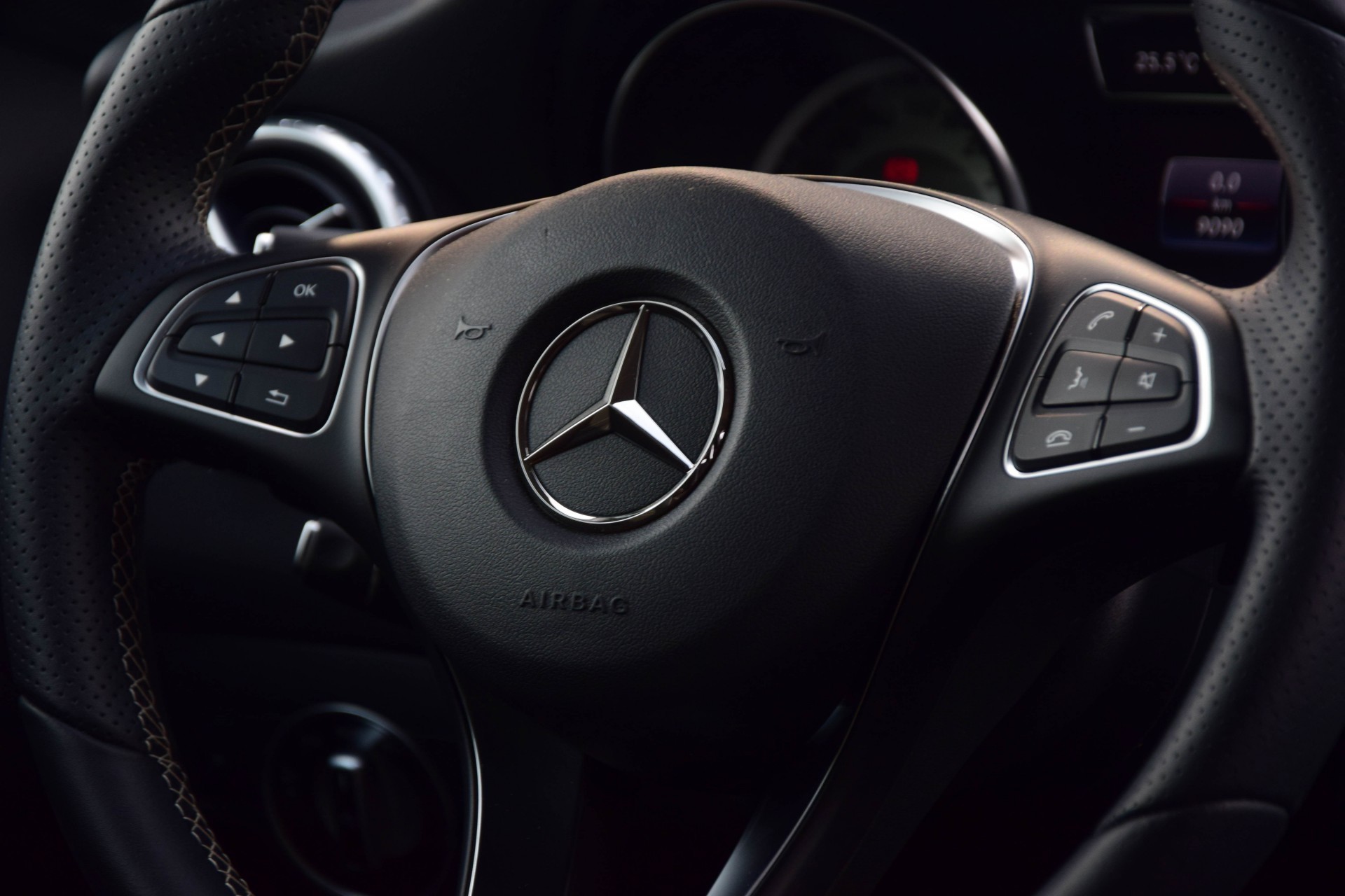 Mercedes-Benz GLA-Klasse 180 Urban Night pakket/Nav/Xenon/Mem/Camera Aut7 Foto 9