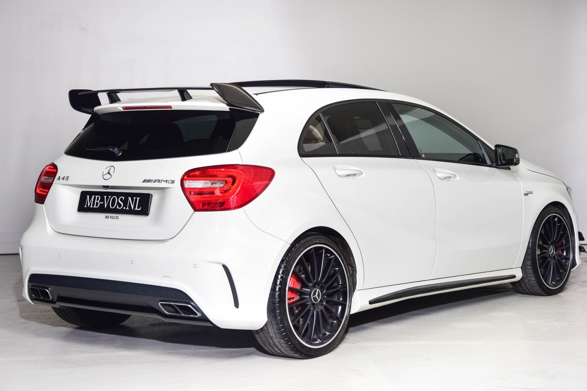 Mercedes-Benz A-Klasse 45 AMG 4MATIC Night Aerodynamica/Performancestoelen/Panorama/Mem/Nappa/ILS Aut7 Foto 2