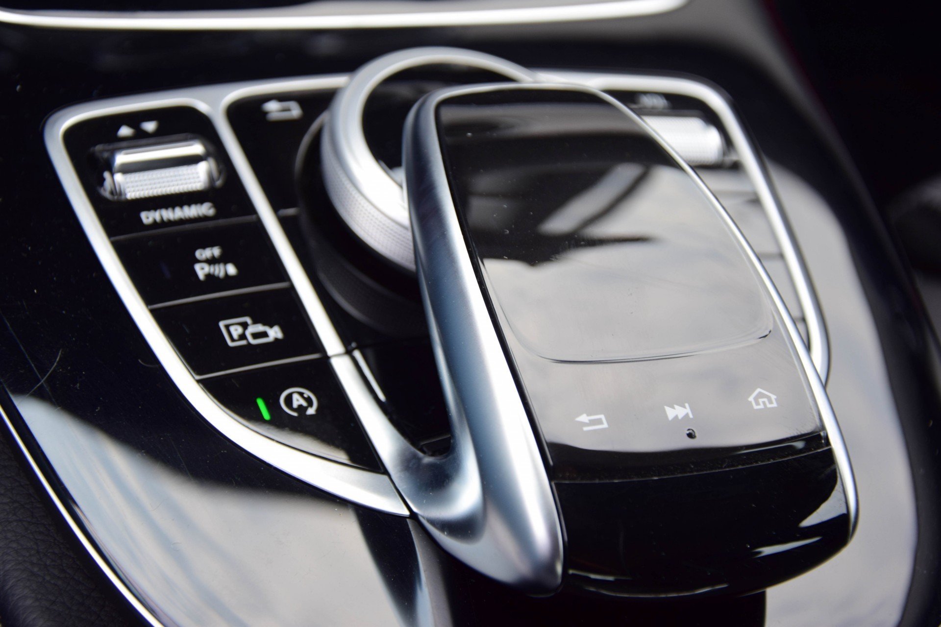 Mercedes-Benz E-Klasse 250 Avantgarde Com/Widescreen/Camera/LED Aut9 Foto 12